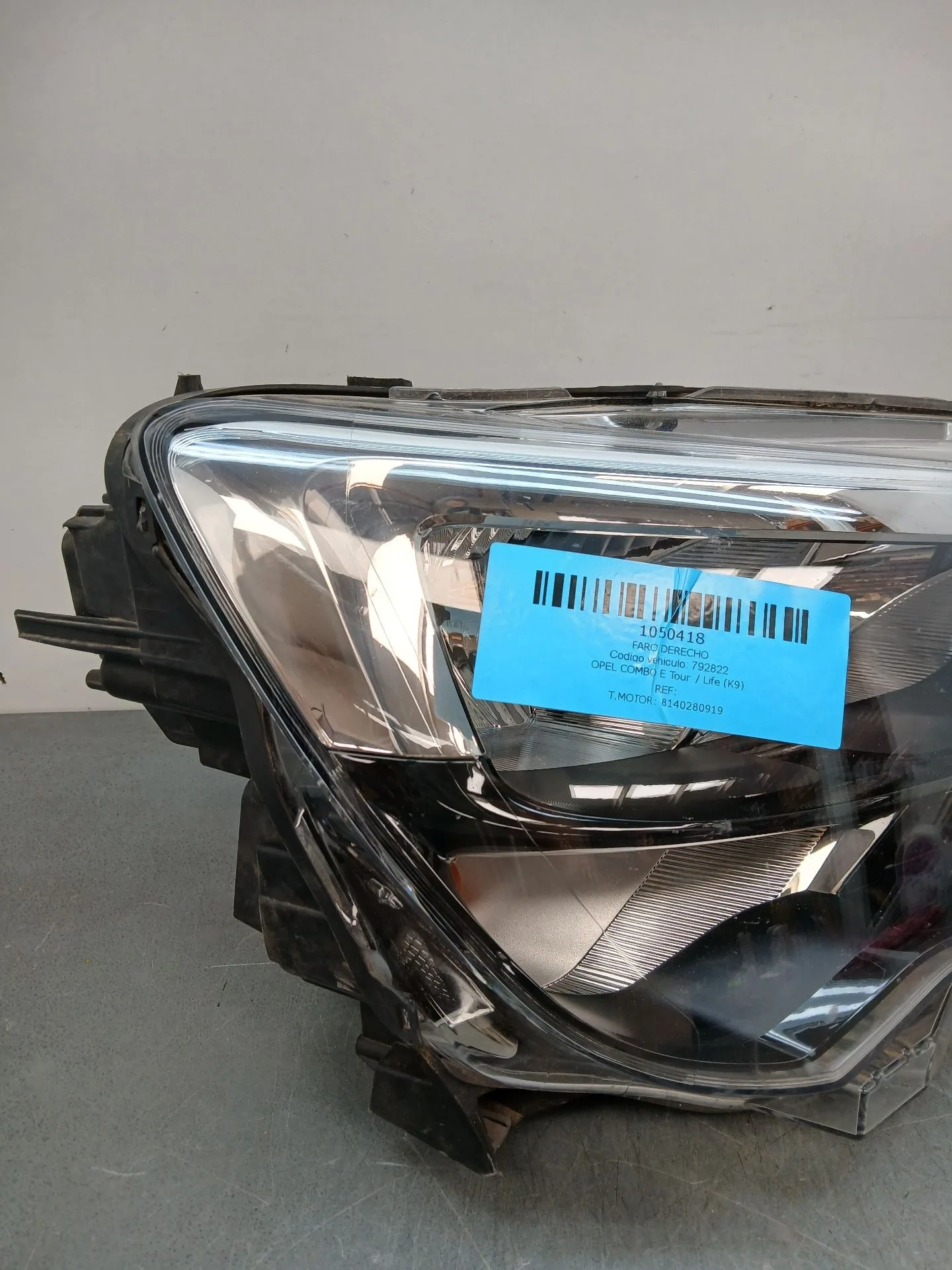 Faro Derecho para Opel Combo E Tour / Life (K9)