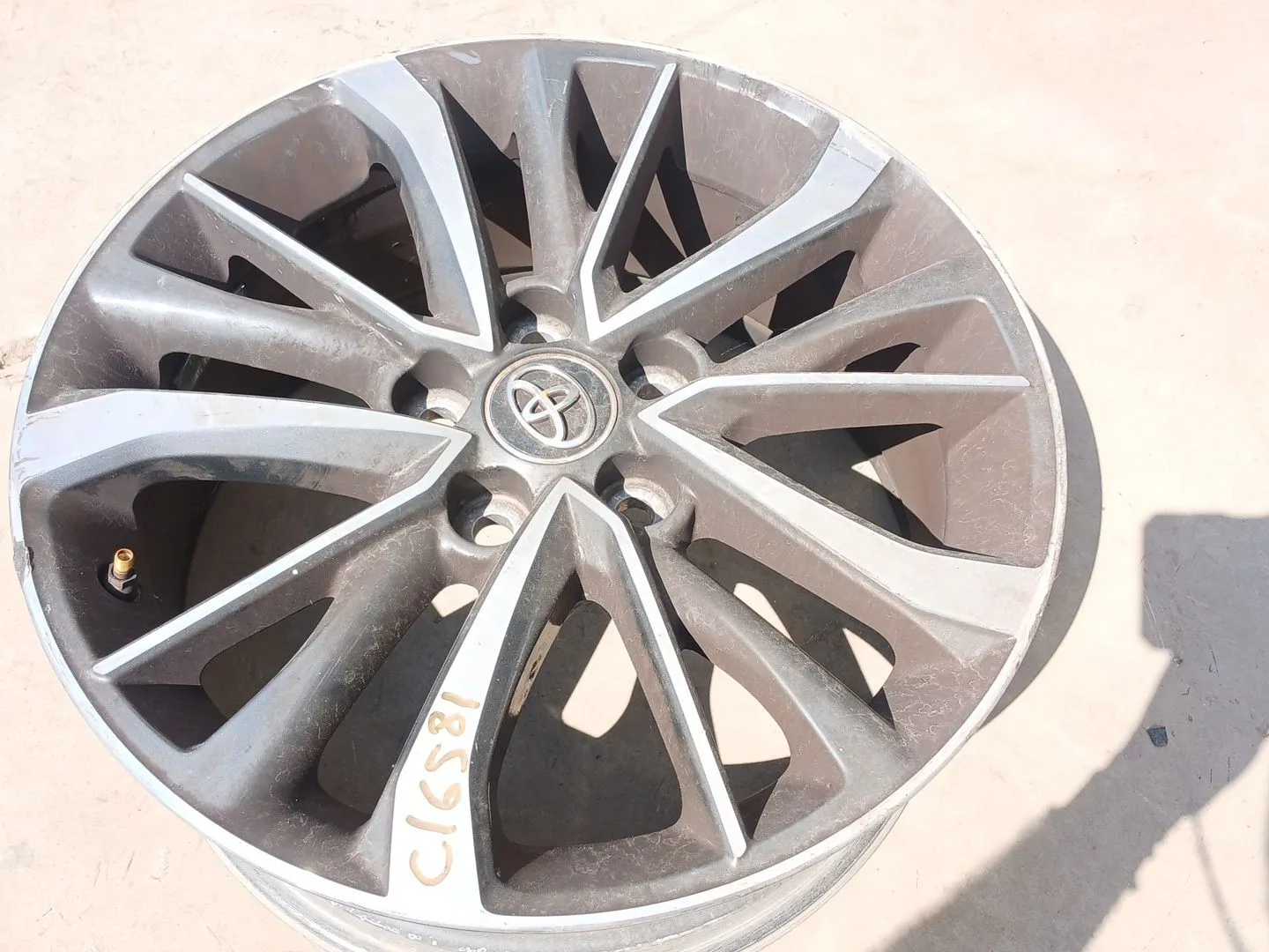 Llanta para Toyota Avensis Touring Sports