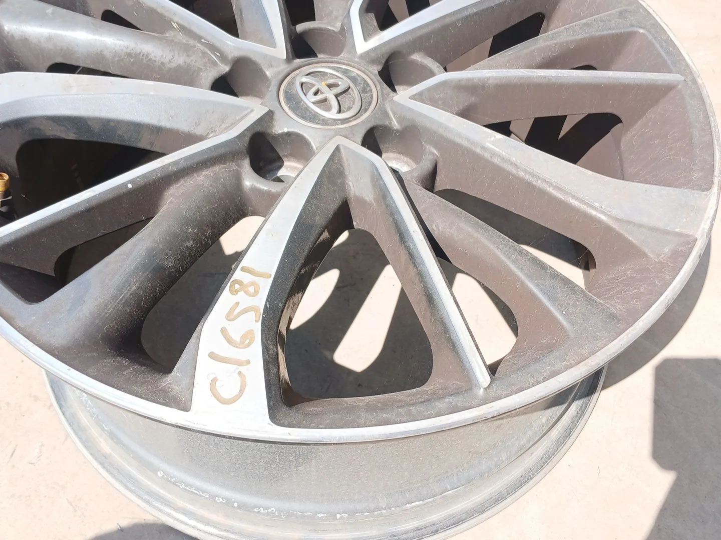Llanta para Toyota Avensis Touring Sports