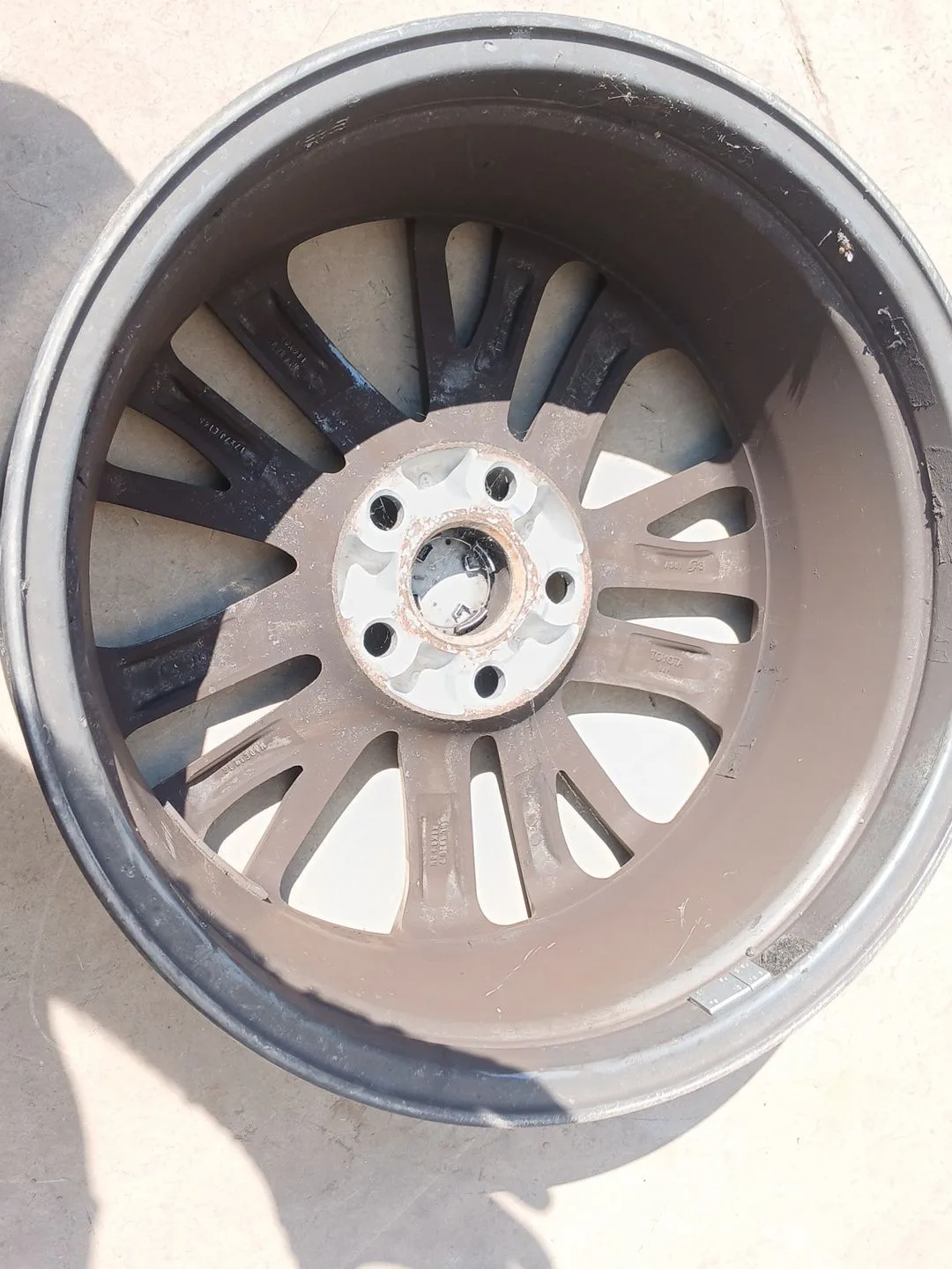 Llanta para Toyota Avensis Touring Sports