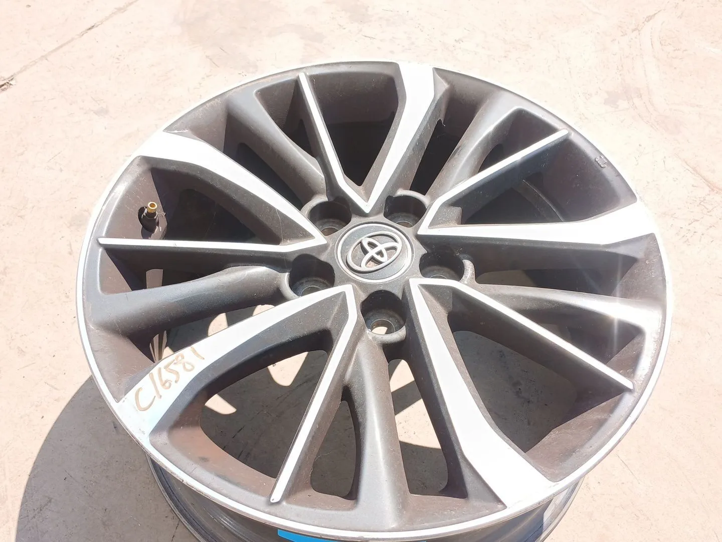 Llanta para Toyota Avensis Touring Sports