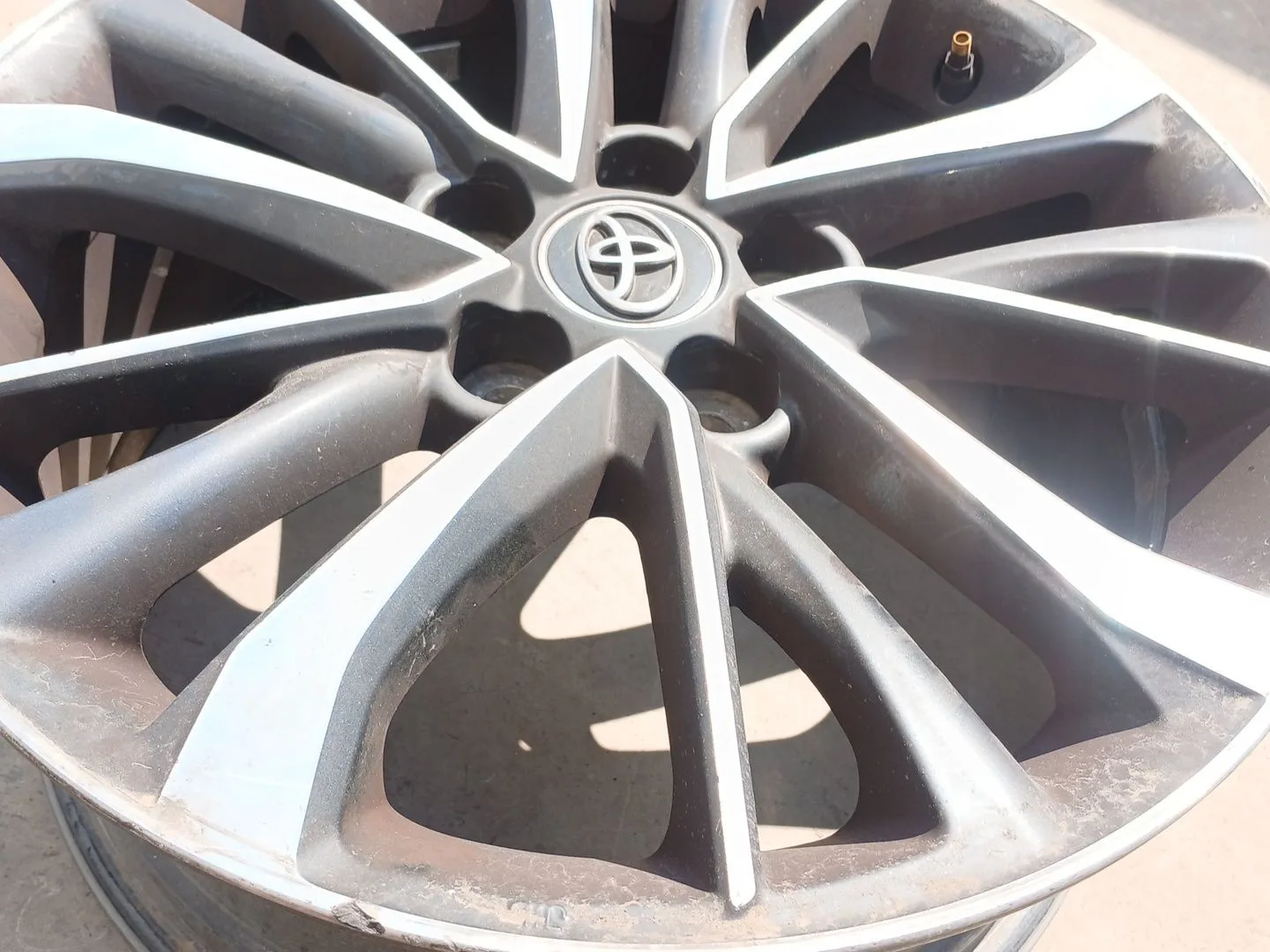 Llanta para Toyota Avensis Touring Sports