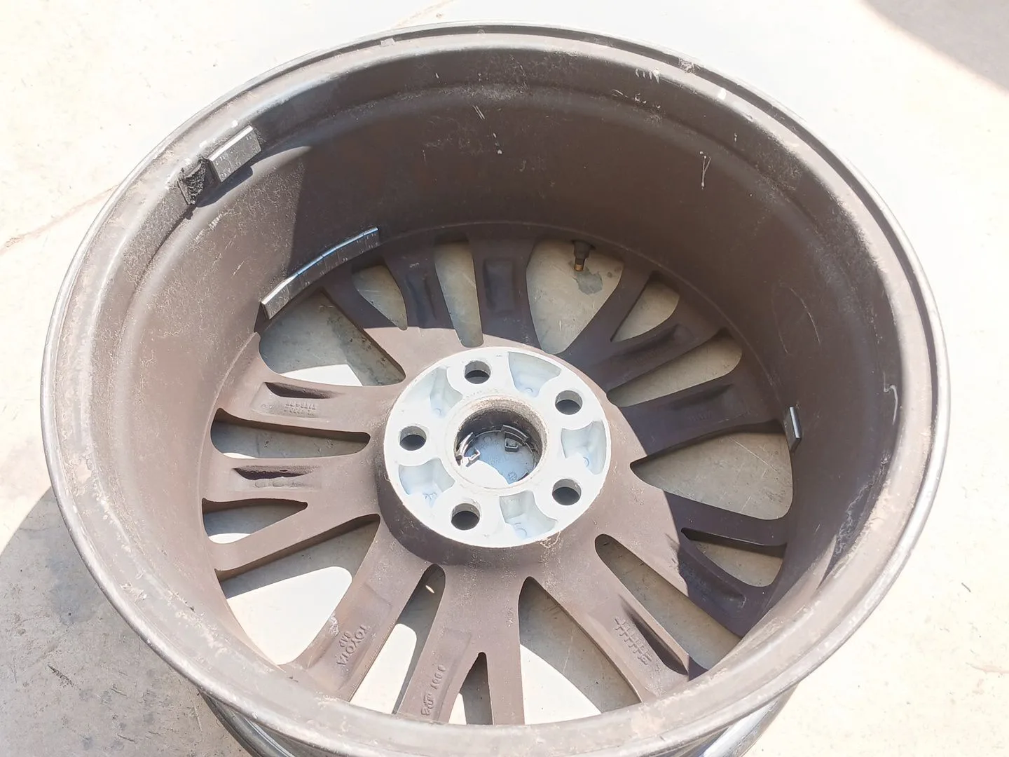 Llanta para Toyota Avensis Touring Sports