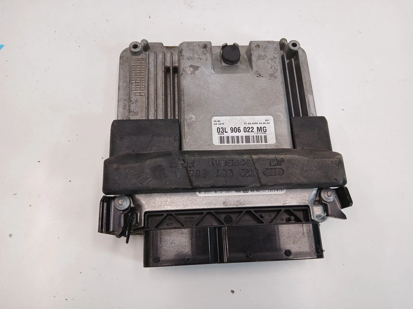 Centralita Motor Uce para Audi A4 Avant (8K5) (2008)