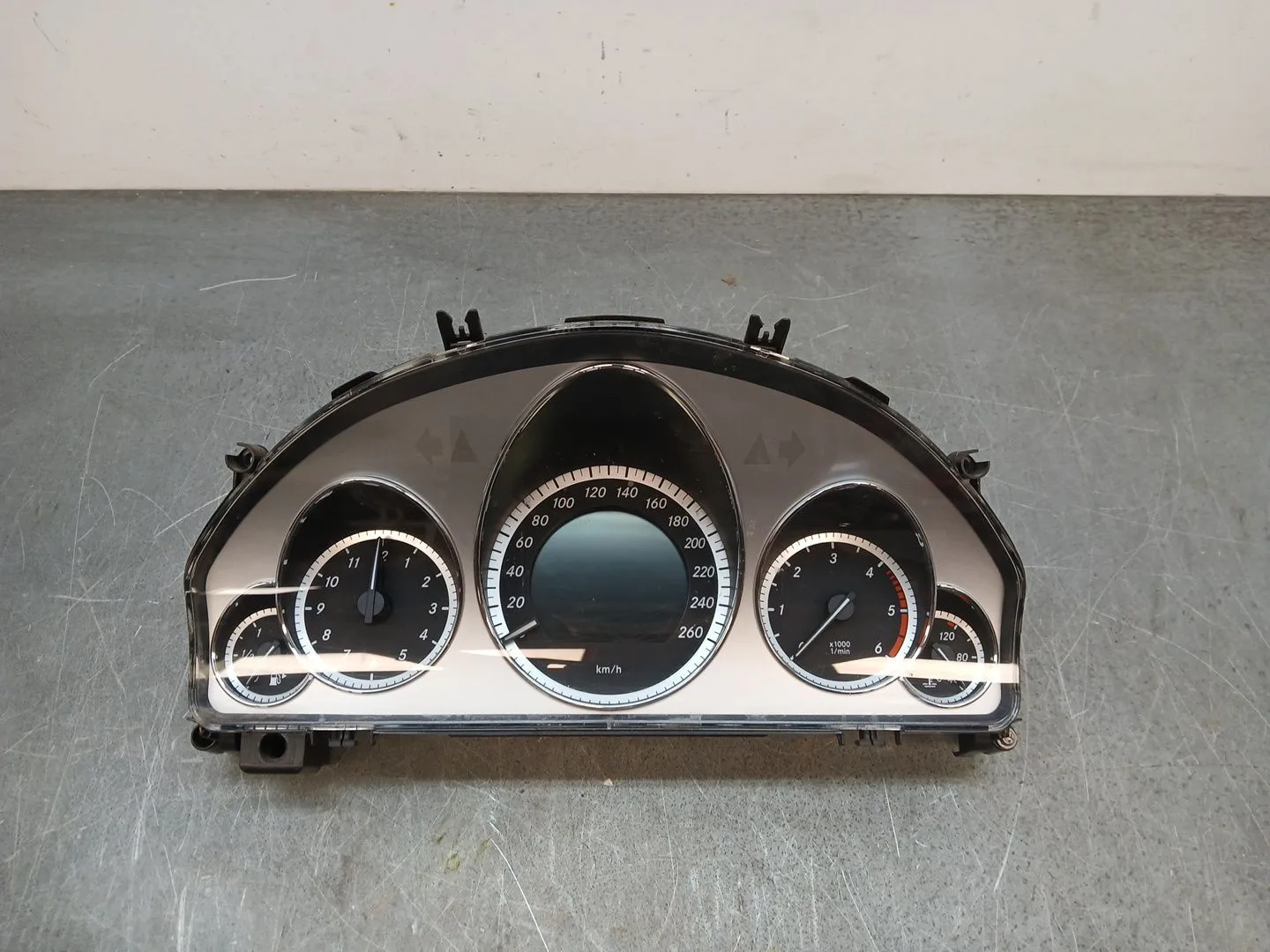 Cuadro Instrumentos para Mercedes-Benz Clase E Descapotable (A207)