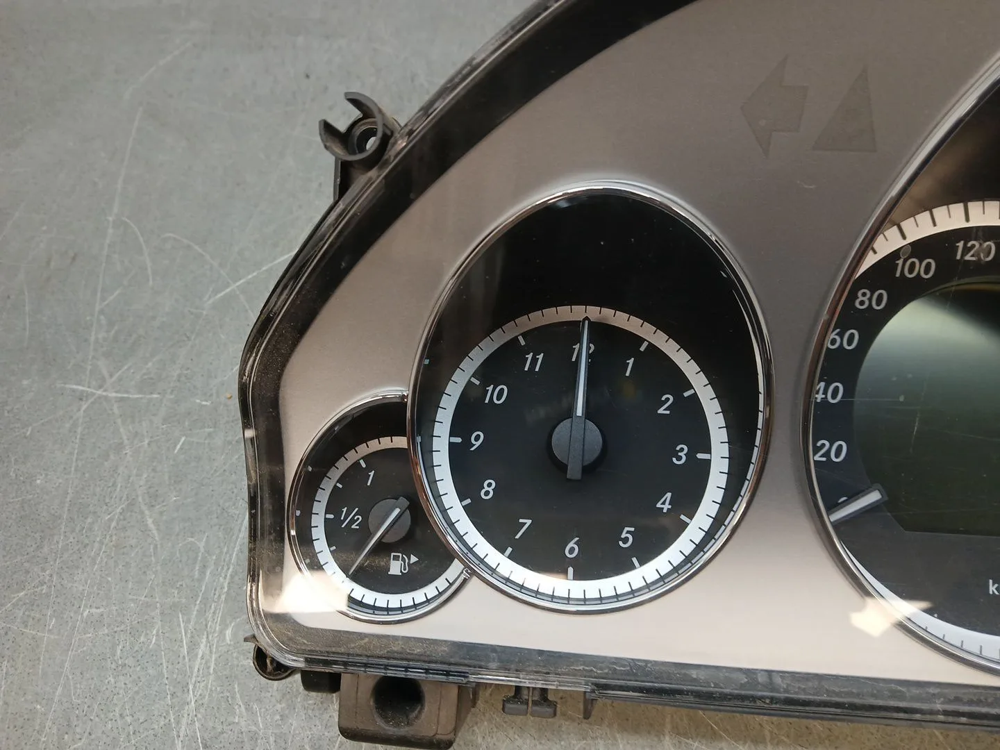 Cuadro Instrumentos para Mercedes-Benz Clase E Descapotable (A207)