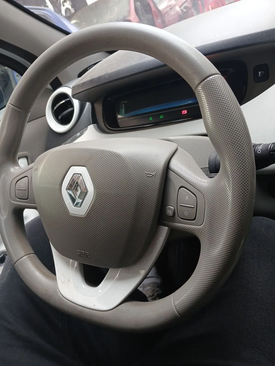 Volante para Renault Zoe (Bfm_)