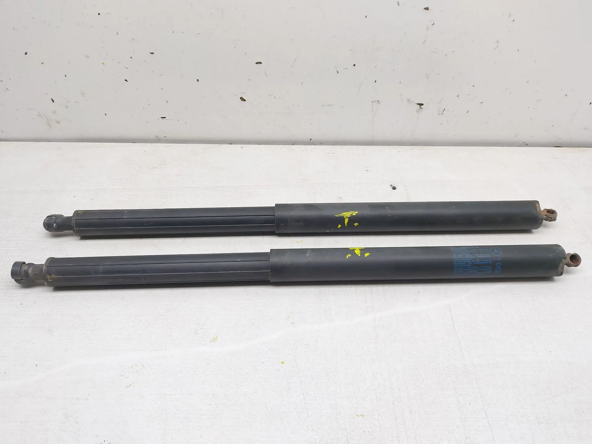 Amortiguadores Maletero / Porton para Mercedes-Benz Clase M (W164)