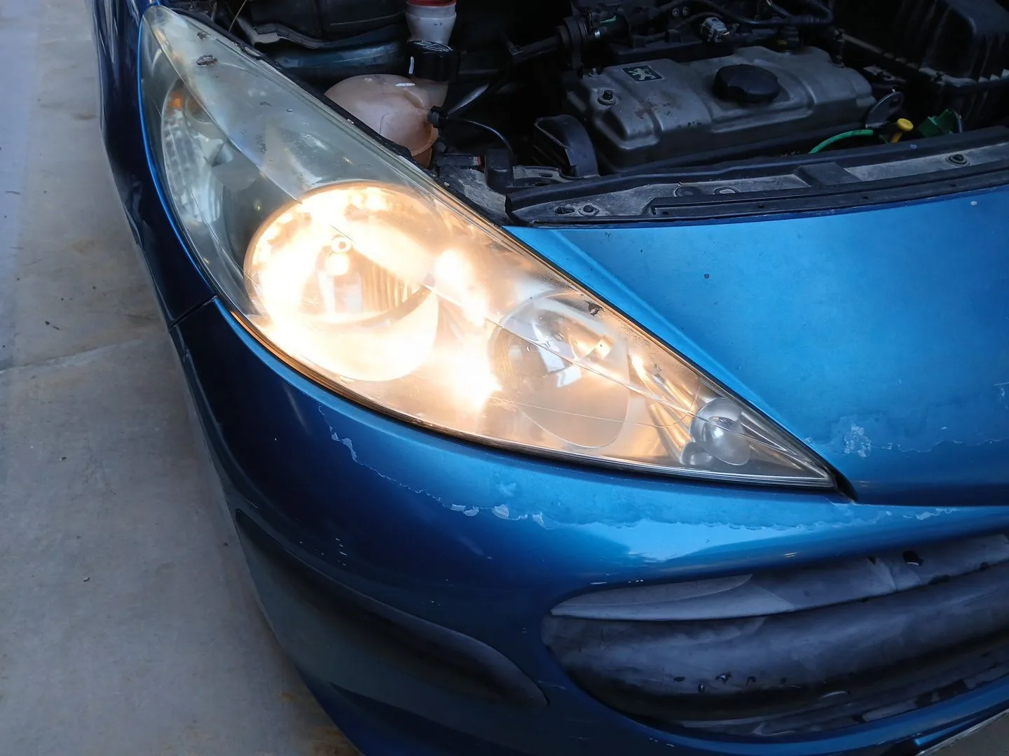Faro Derecho para Peugeot 207/207+ (Wa_, Wc_)