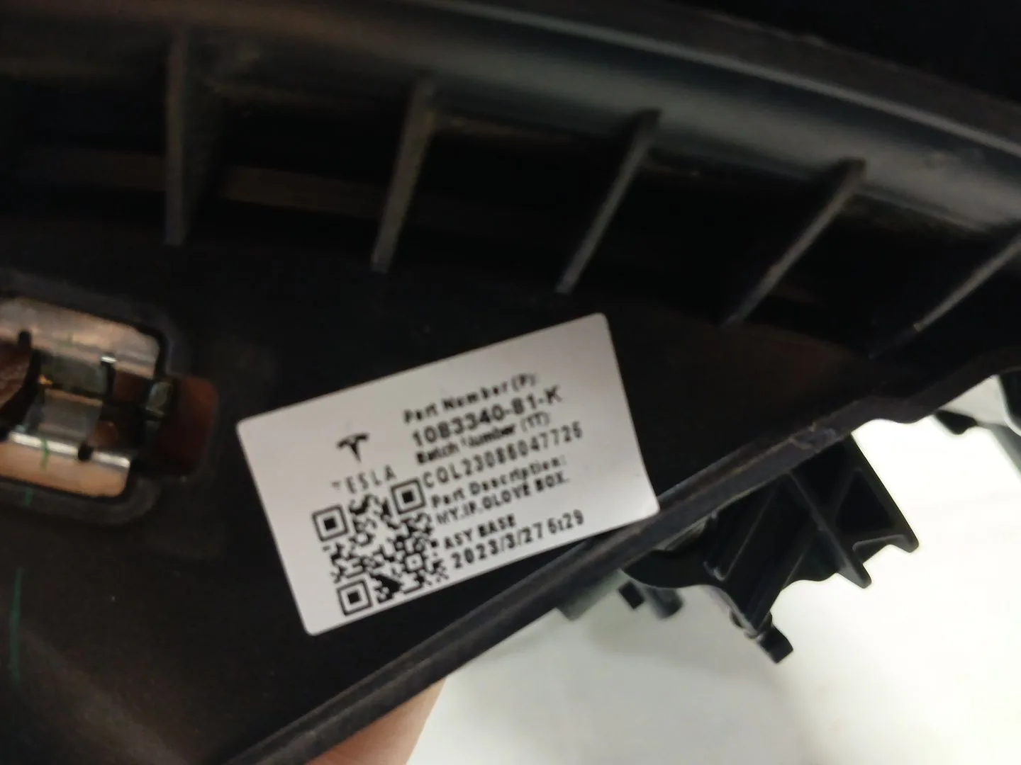 Guantera para Tesla Model 3