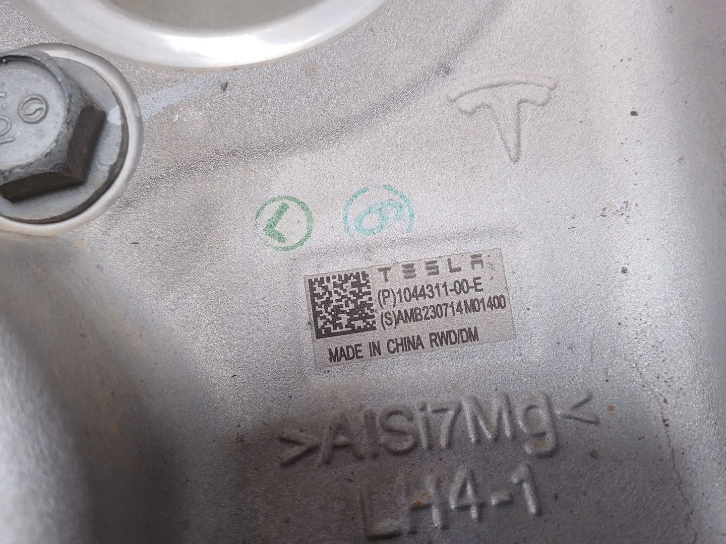 Mangueta Delantera Izquierda para Tesla Model 3