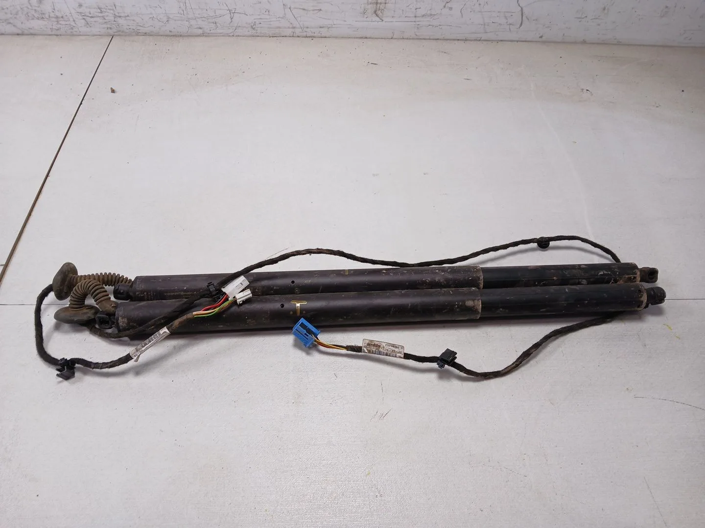 Amortiguadores Maletero / Porton para Mercedes-Benz Gla (H247)