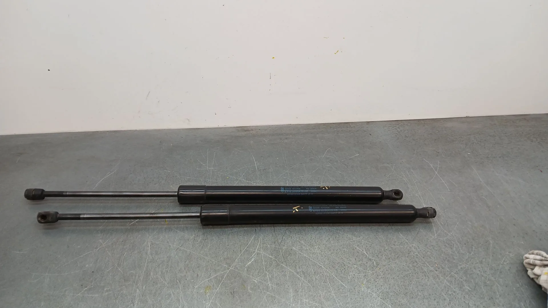 Amortiguadores Maletero / Porton para Ford Tourneo Courier B460 Monospace