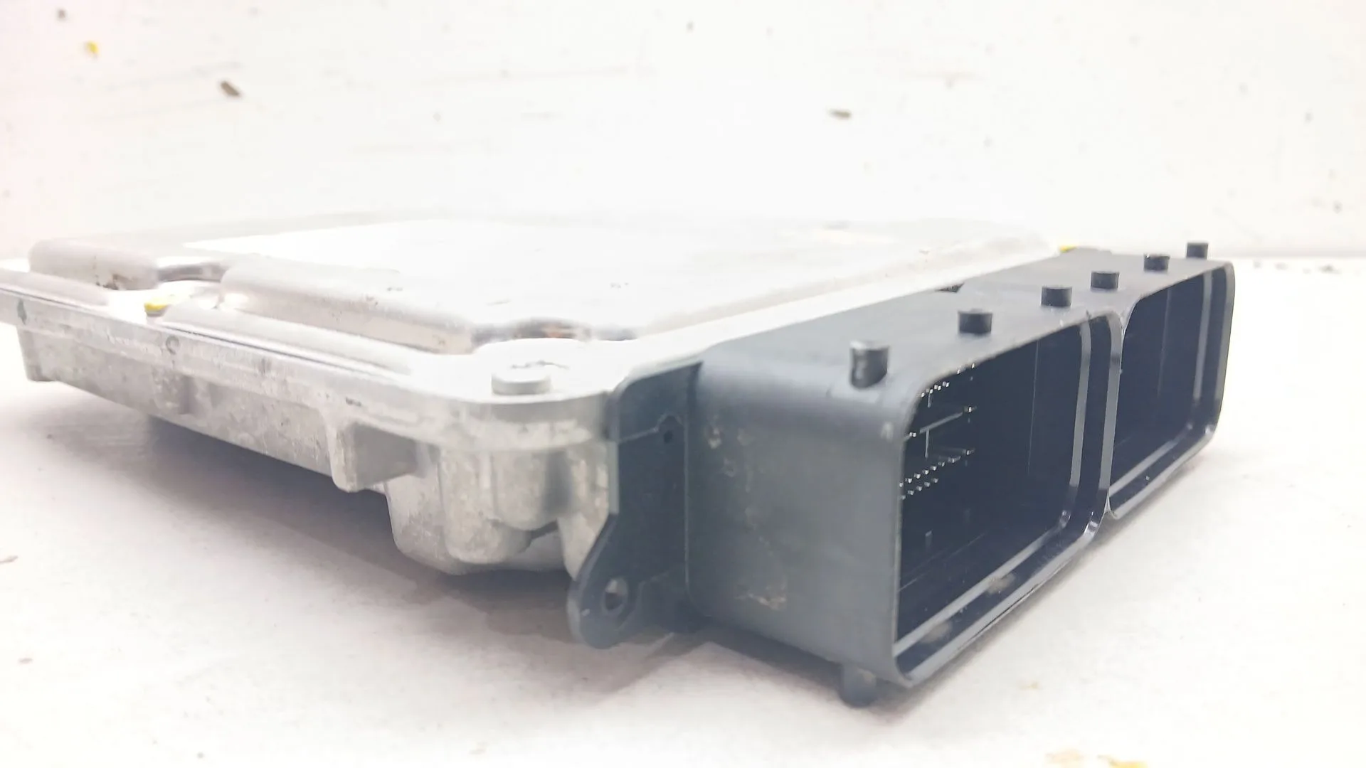 Centralita Motor Uce para Audi A4 B9 (8W2, 8Wc)