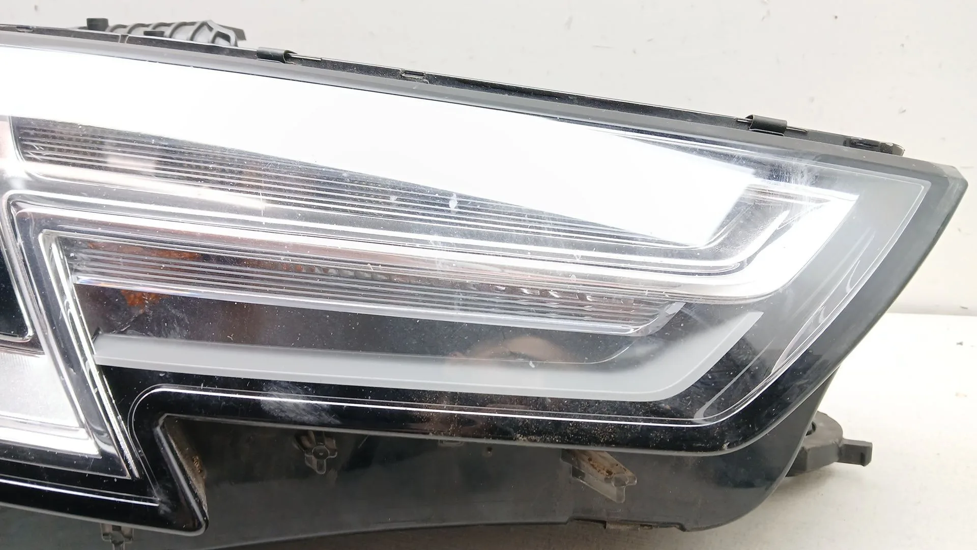 Faro Derecho para Audi A4 B9 (8W2, 8Wc)