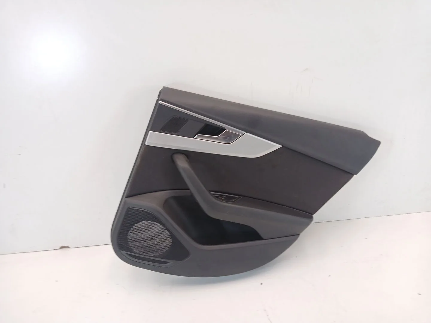 Guarnecido Puerta Trasera Derecha para Audi A4 B9 (8W2, 8Wc)