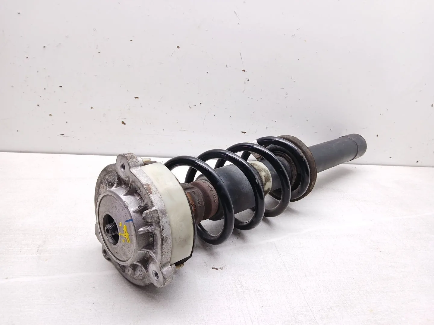 Amortiguador Delantero Izquierdo para Audi A4 B9 (8W2, 8Wc)