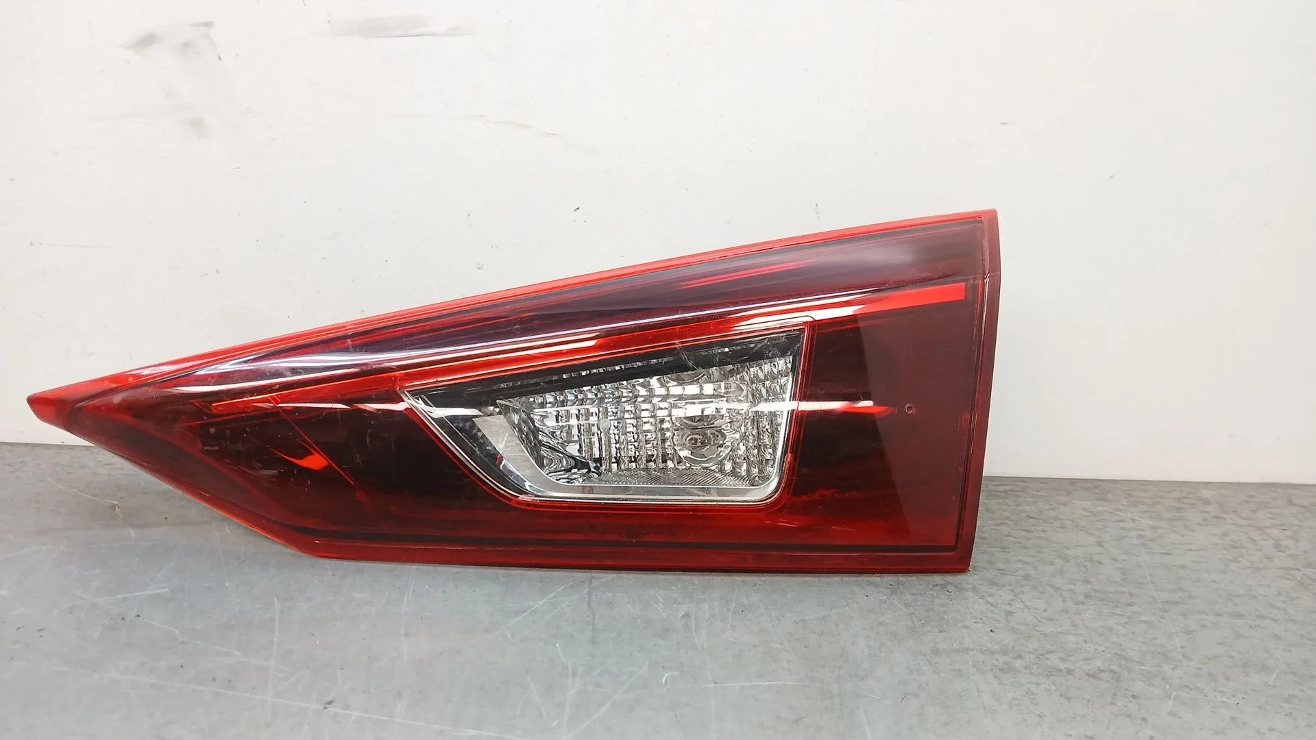 Piloto Trasero Derecho Interior para Mazda 3 Sedan (Bm_, Bn_)