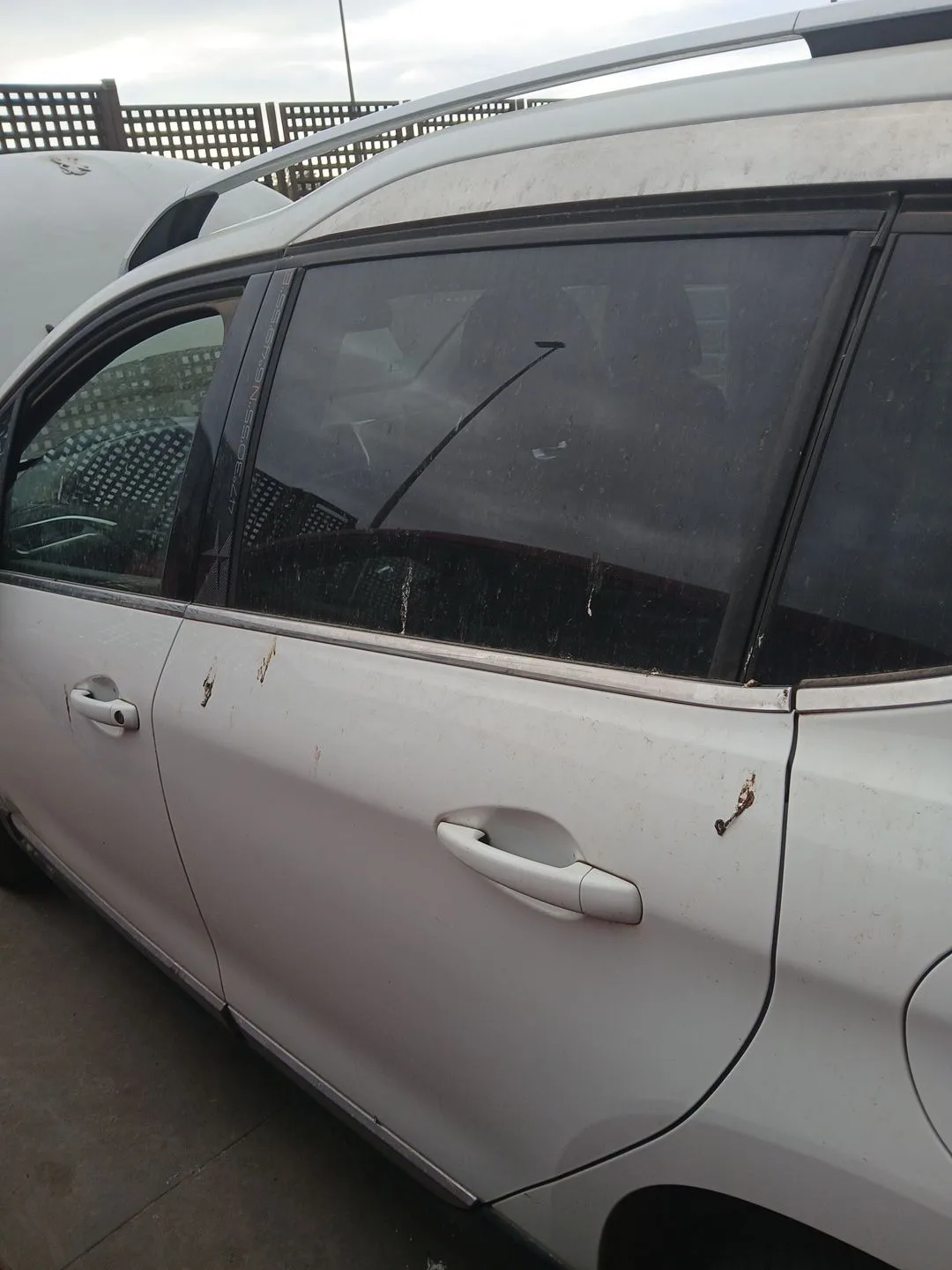 Puerta Trasera Izquierda para Peugeot 2008 I (Cu_)