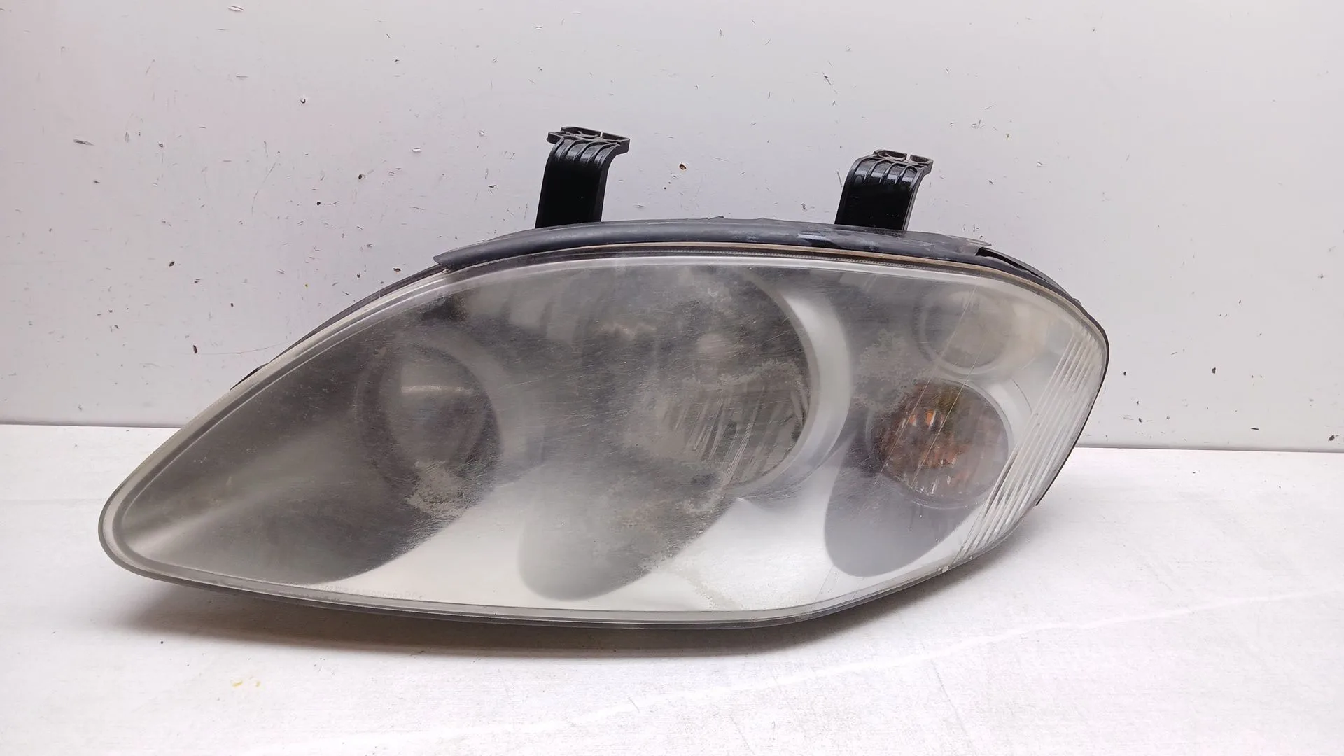 Faro Izquierdo para Ssangyong Rodius I