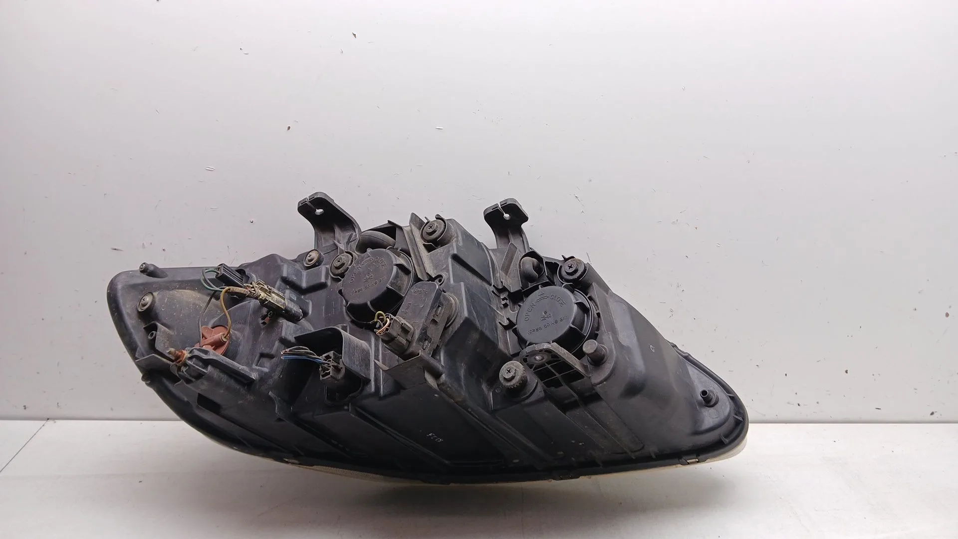 Faro Izquierdo para Ssangyong Rodius I