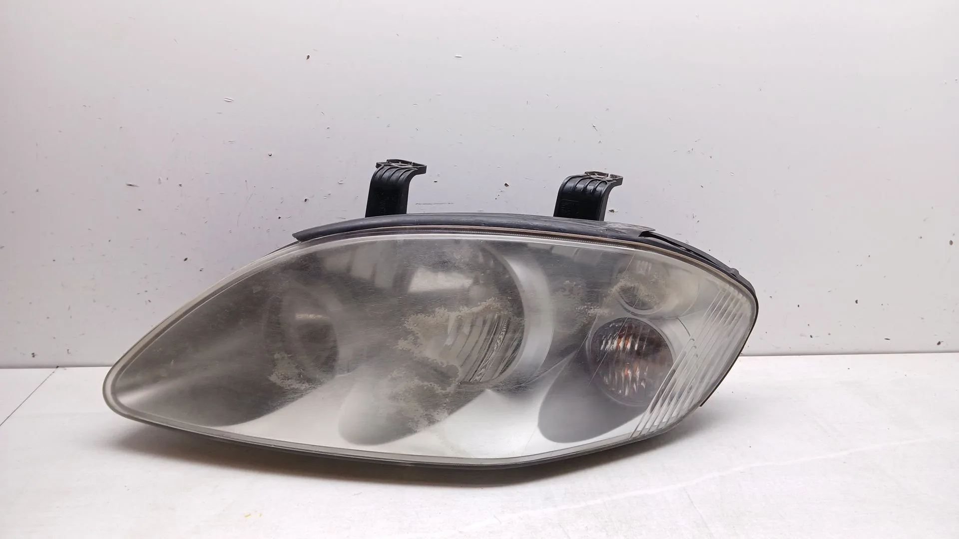 Faro Izquierdo para Ssangyong Rodius I