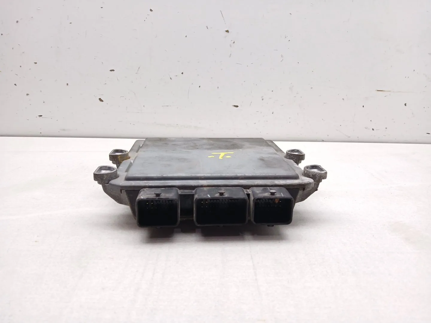 Centralita Motor Uce para Ford Fusion (Ju_)
