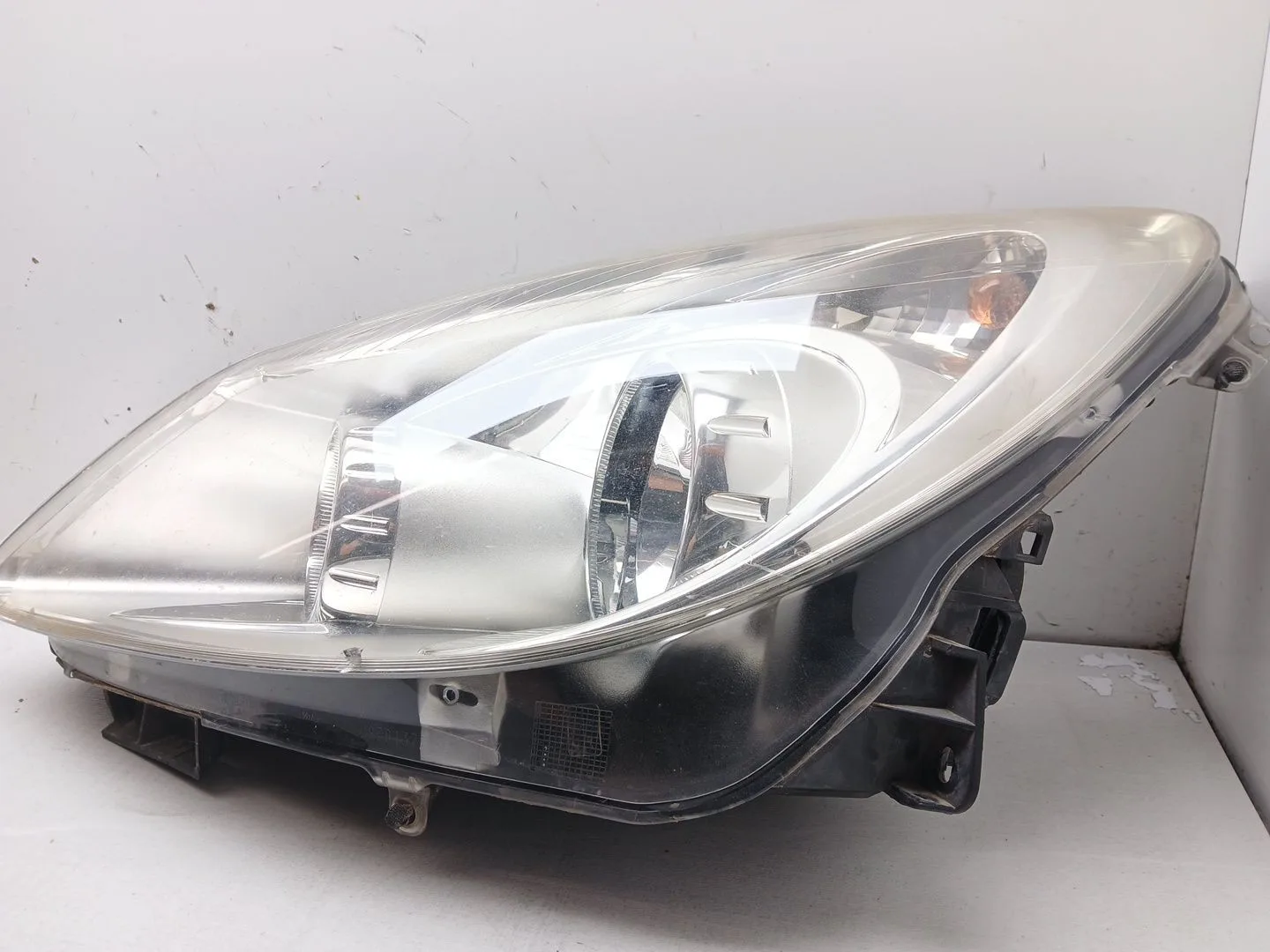 Faro Izquierdo para Opel Corsa D (S07)