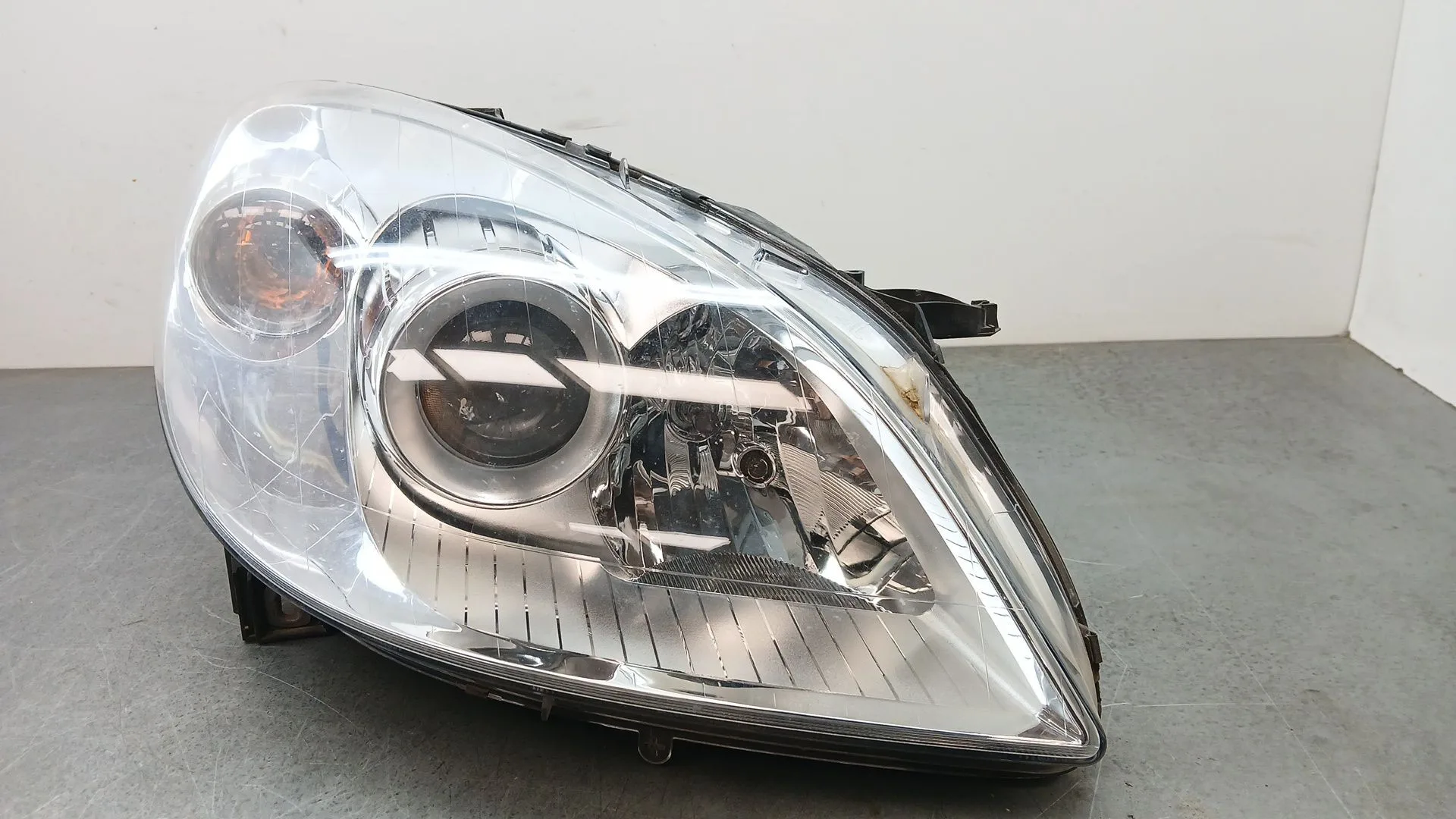 Faro Derecho para Mercedes-Benz Clase B Sports Tourer (W245)