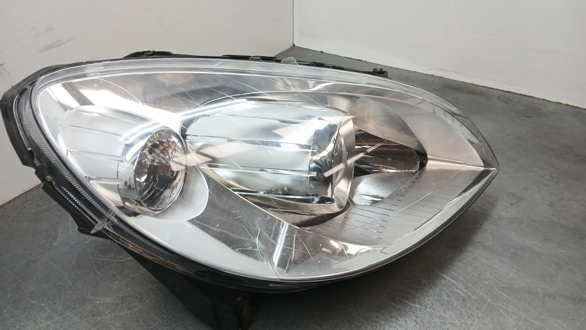 Faro Derecho para Mercedes-Benz Clase B Sports Tourer (W245)
