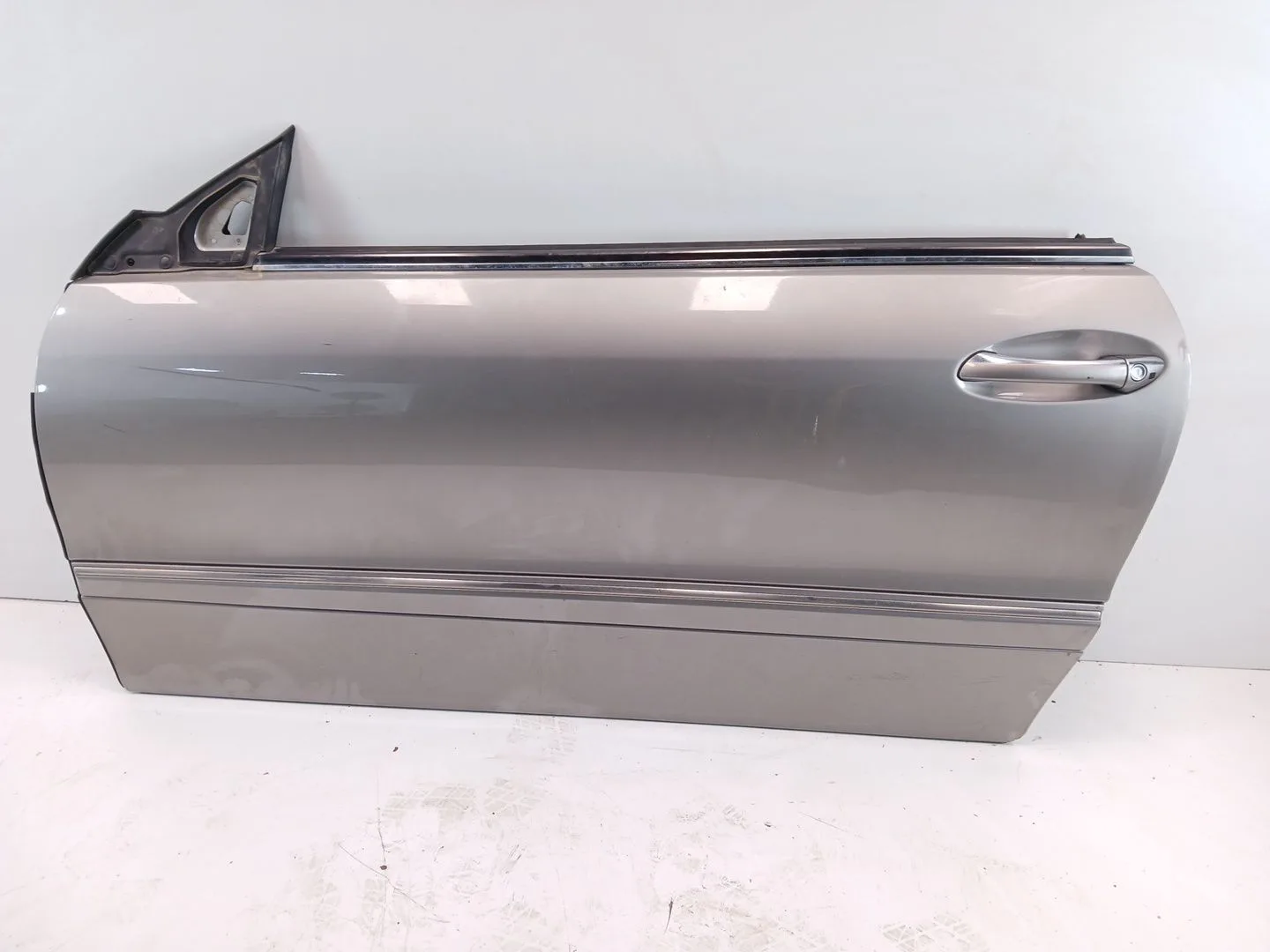 Puerta Delantera Izquierda para Mercedes-Benz Clk (C209)