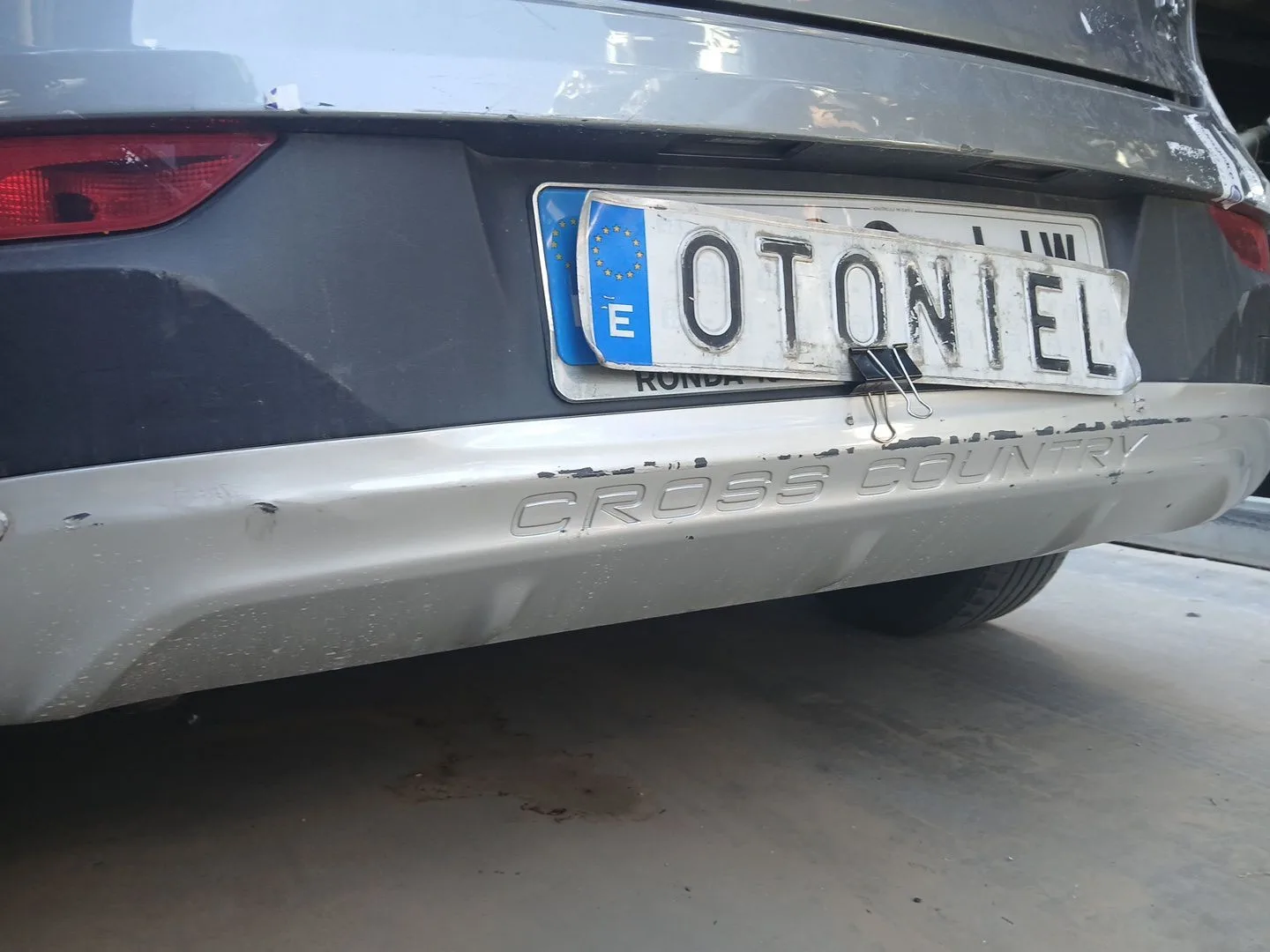 Paragolpes Trasero para Volvo V40 Hatchback (525)