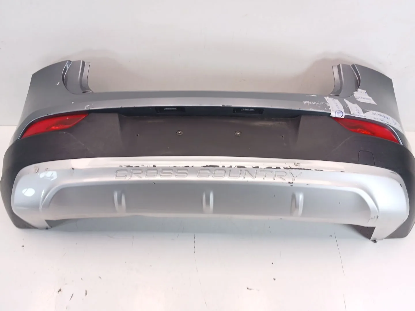Paragolpes Trasero para Volvo V40 Hatchback (525)