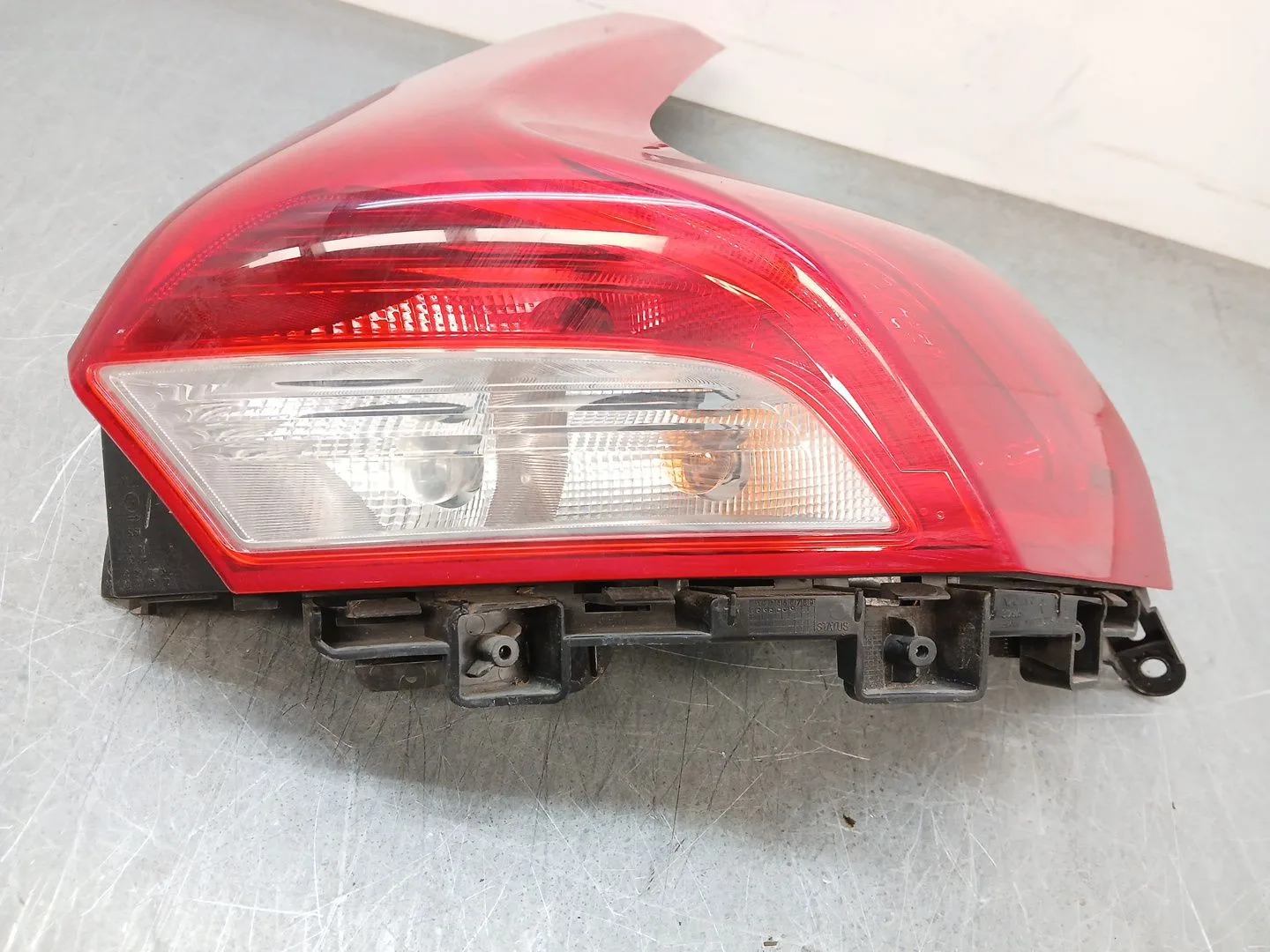 Piloto Trasero Derecho para Volvo V40 Hatchback (525)