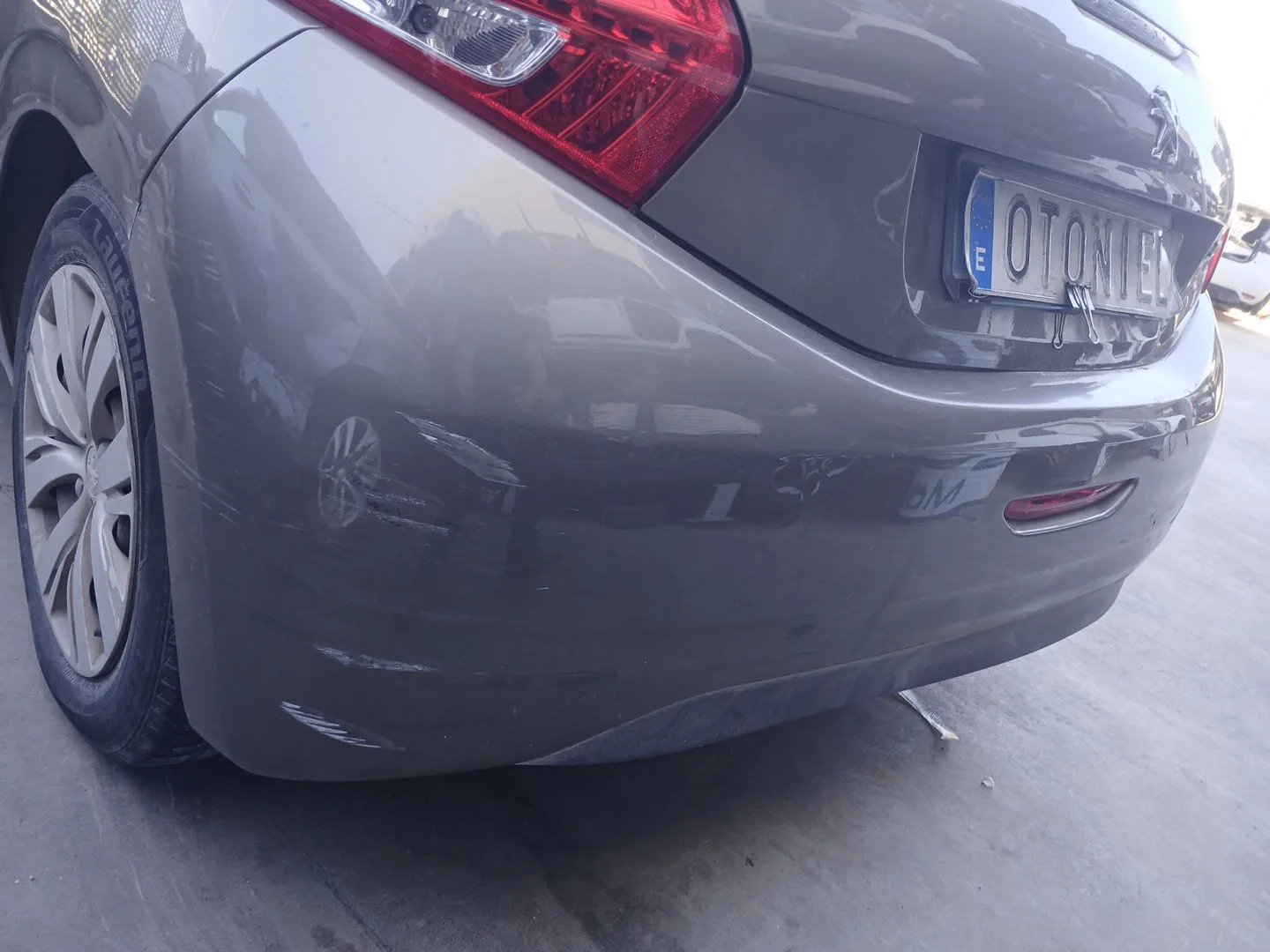 Paragolpes Trasero para Peugeot 208 I (Ca_, Cc_)