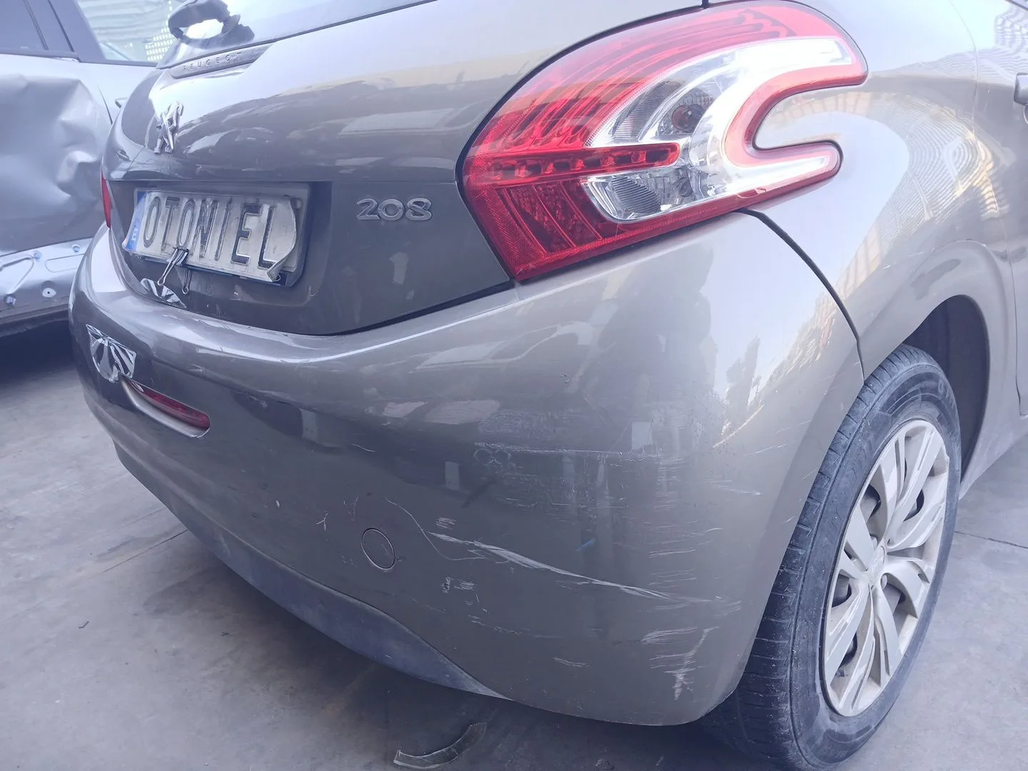 Paragolpes Trasero para Peugeot 208 I (Ca_, Cc_)