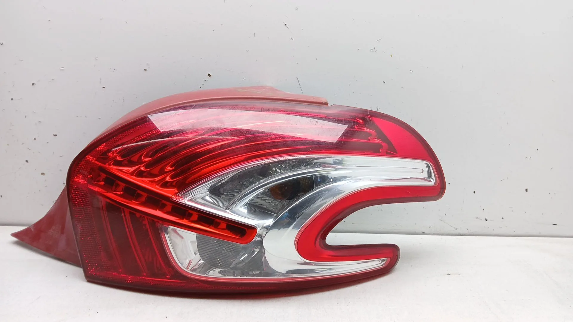 Piloto Trasero Derecho para Peugeot 208 I (Ca_, Cc_)
