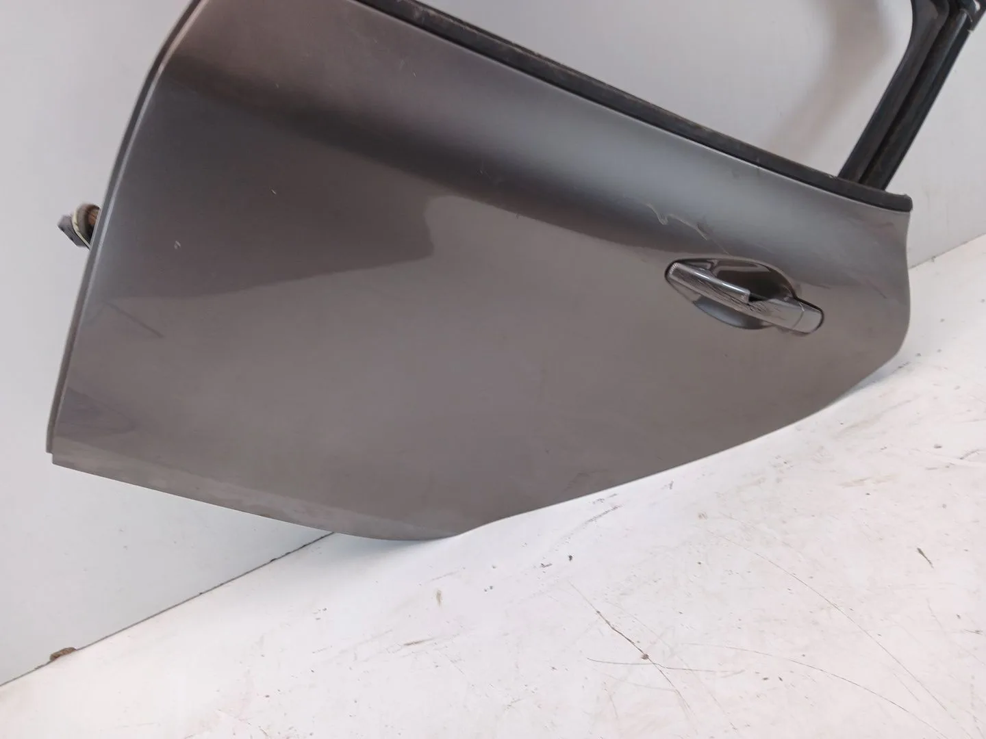 Puerta Trasera Izquierda para Peugeot 208 I (Ca_, Cc_)