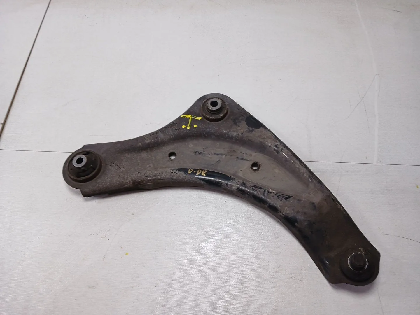 Brazo Suspension Inferior Delantero Derecho para Nissan Juke (F15)