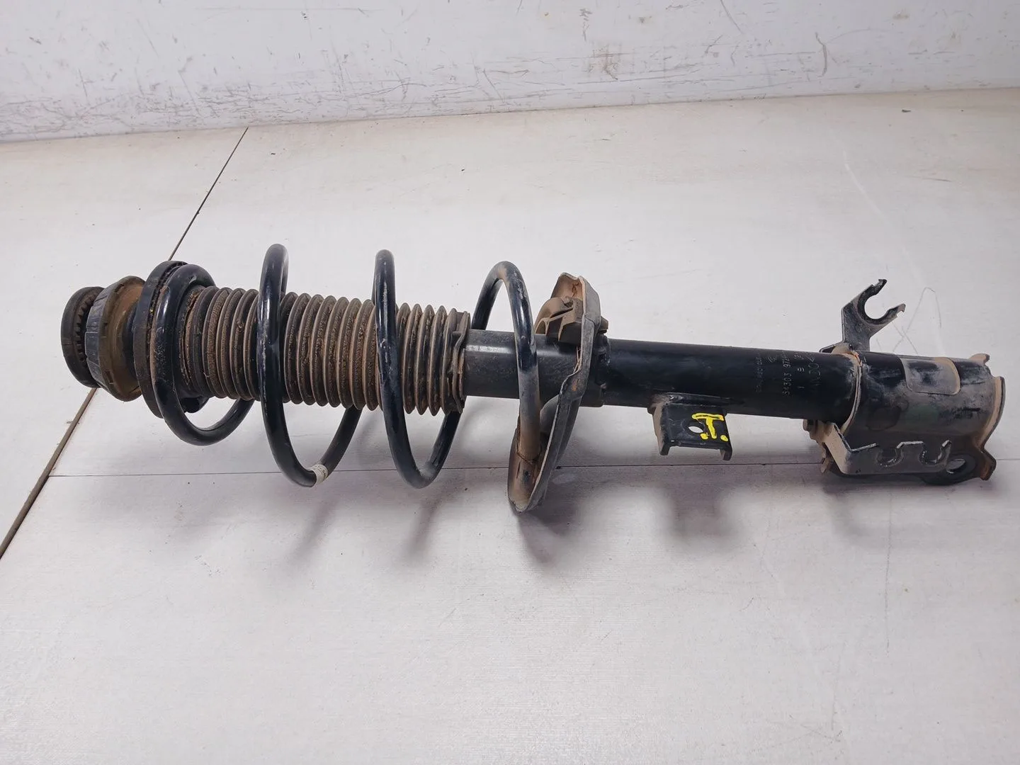 Amortiguador Delantero Izquierdo para Renault Arkana I (Lcm_, Ldn_)