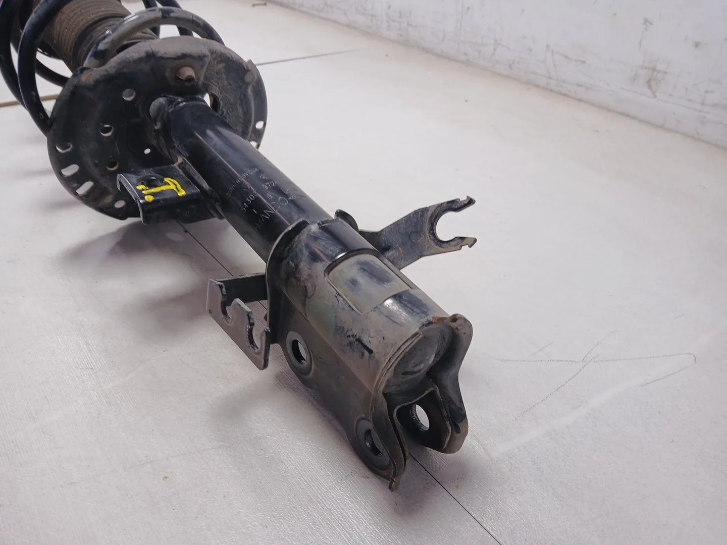 Amortiguador Delantero Izquierdo para Renault Arkana I (Lcm_, Ldn_)