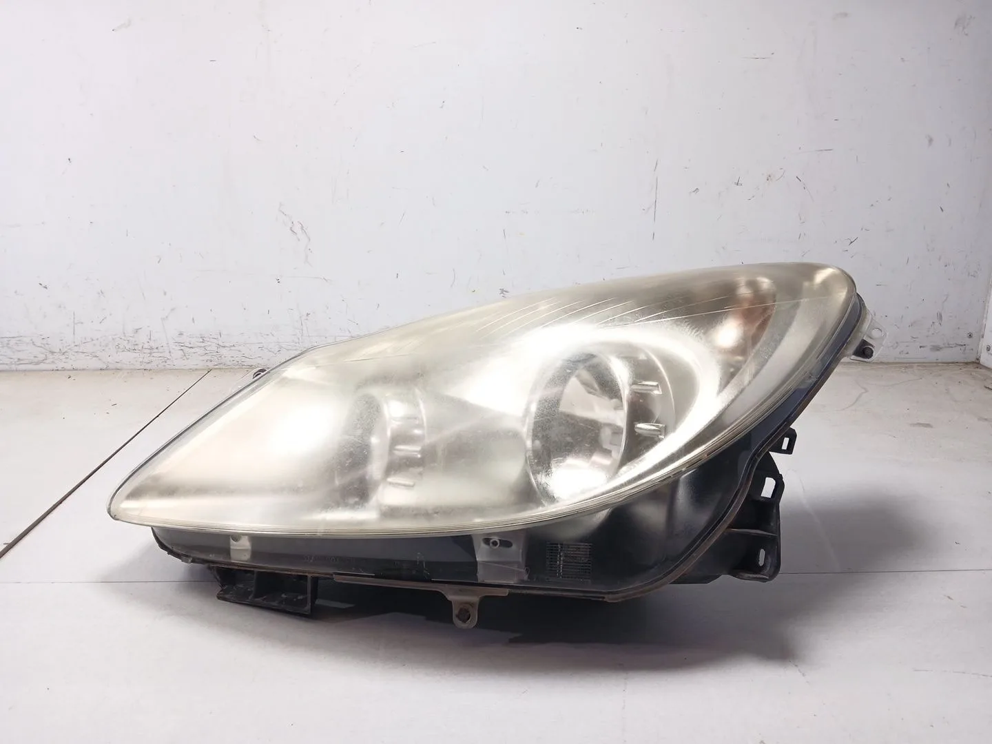 Faro Izquierdo para Opel Corsa D (S07)