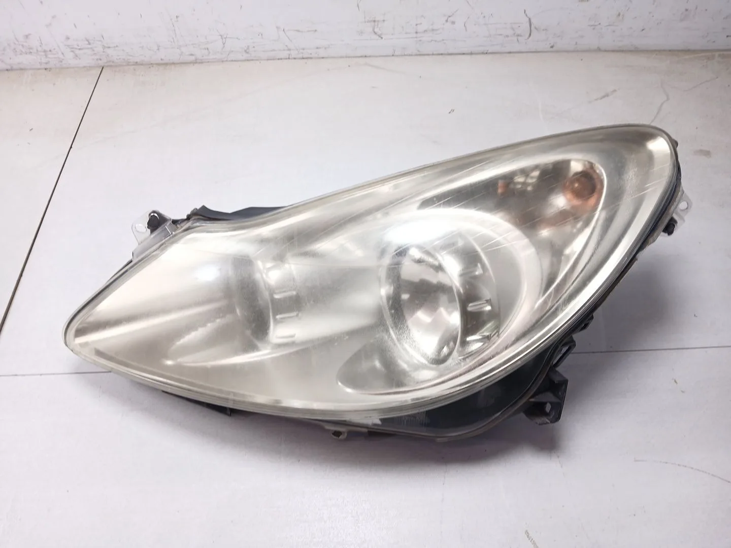 Faro Izquierdo para Opel Corsa D (S07)