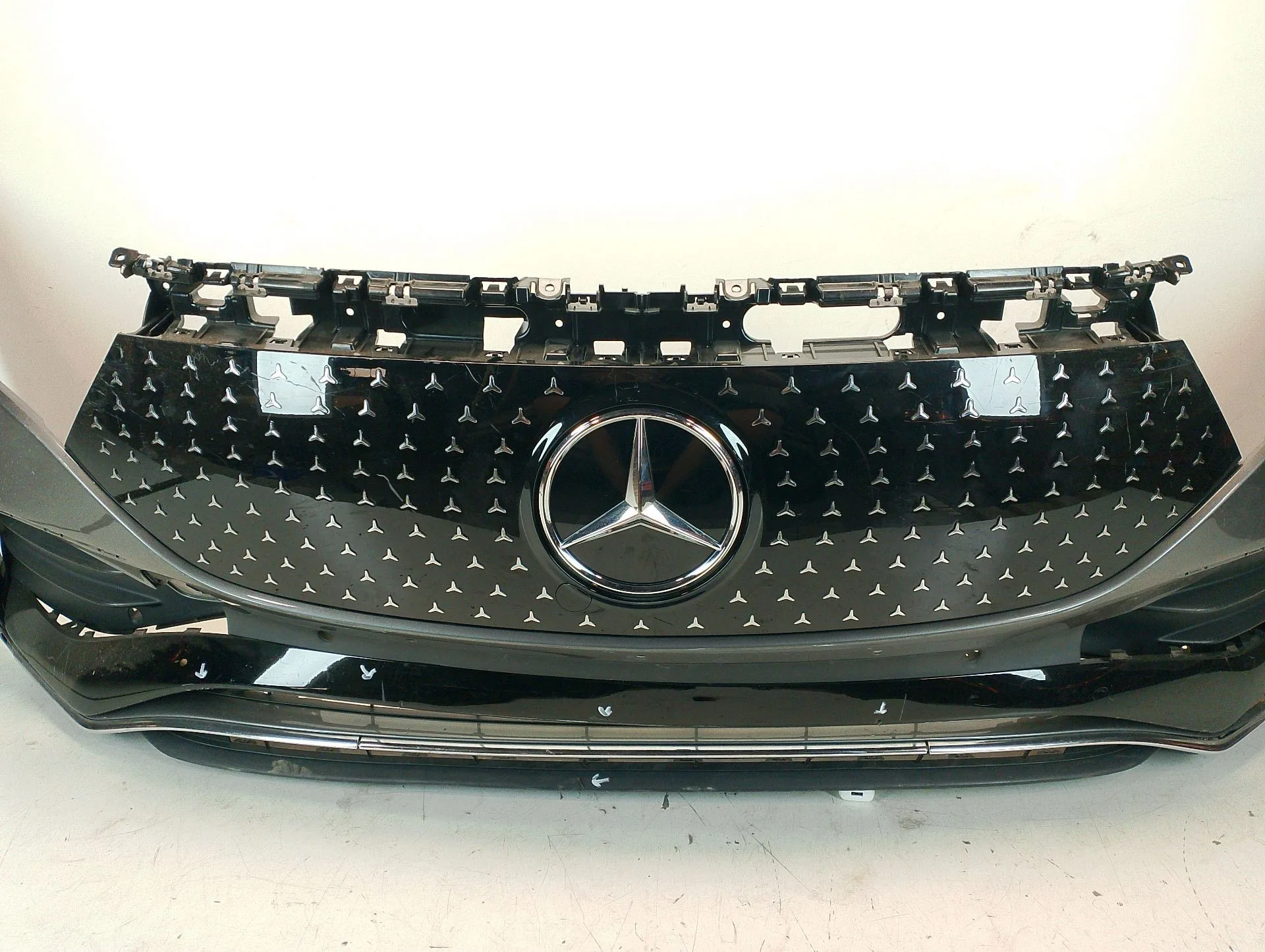 Paragolpes Delantero para Mercedes-Benz Eqb (X243)