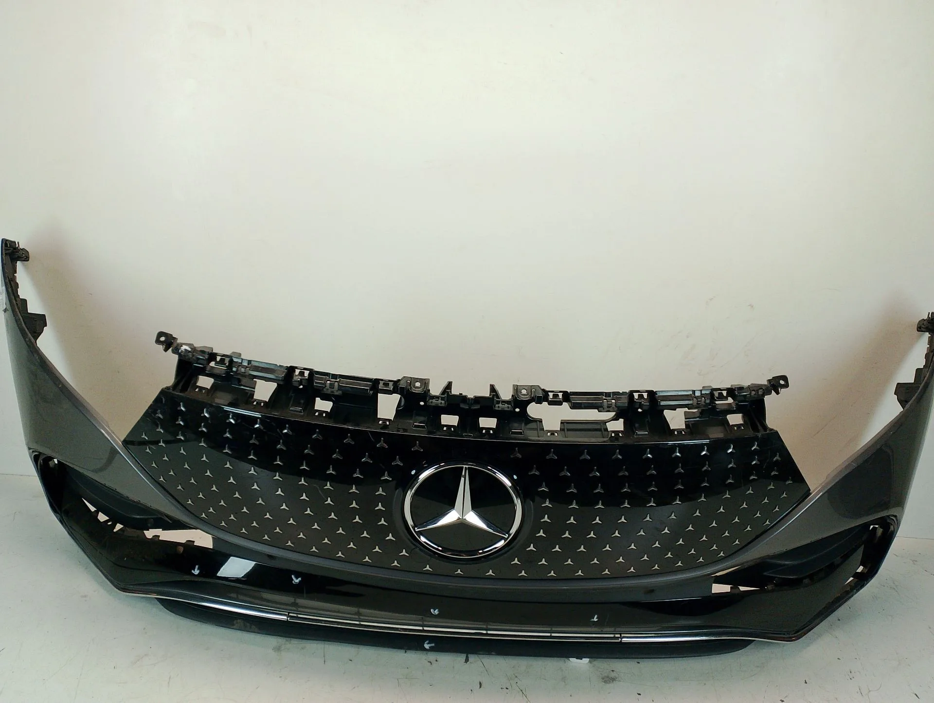 Paragolpes Delantero para Mercedes-Benz Eqb (X243)