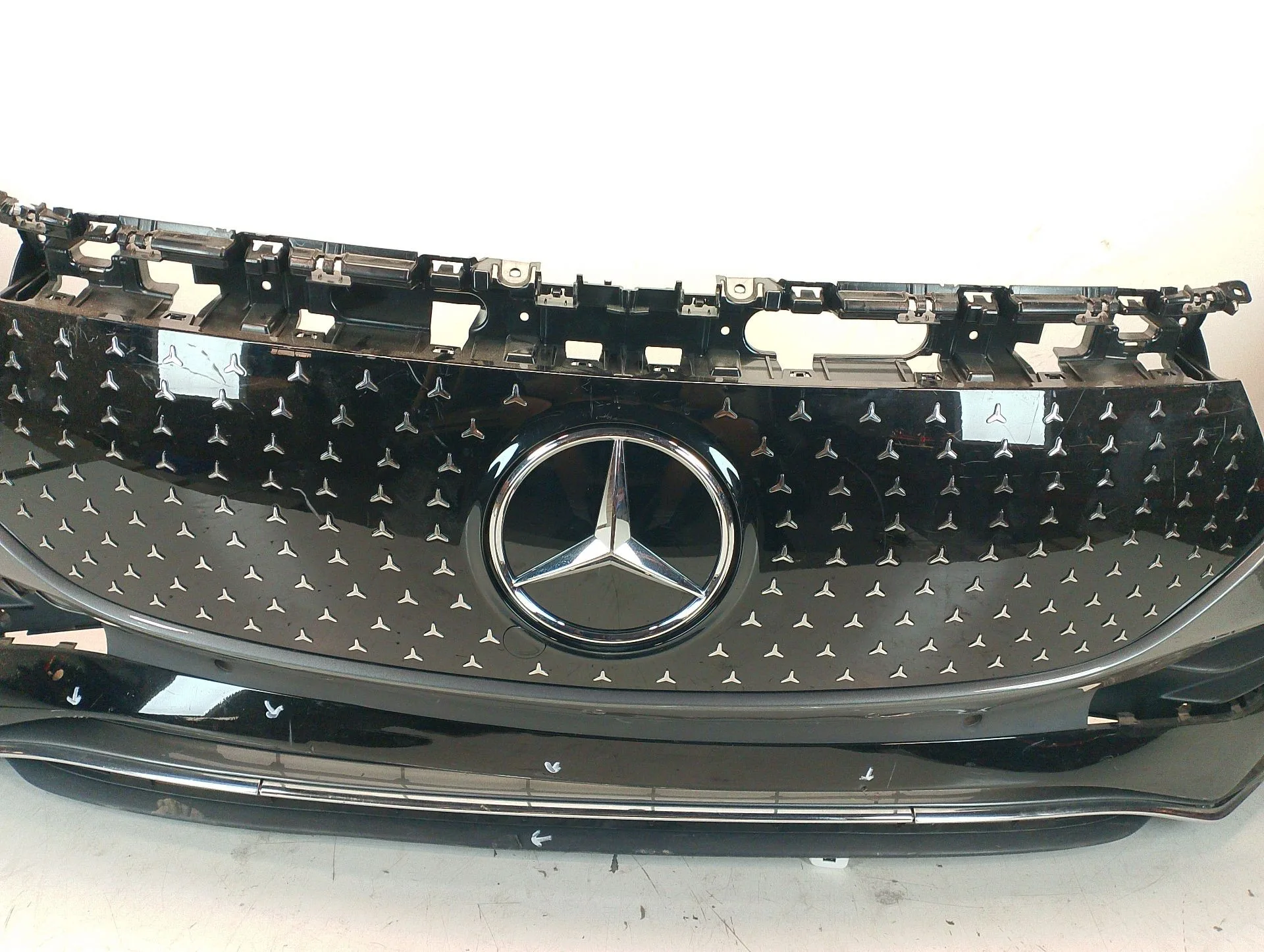 Paragolpes Delantero para Mercedes-Benz Eqb (X243)