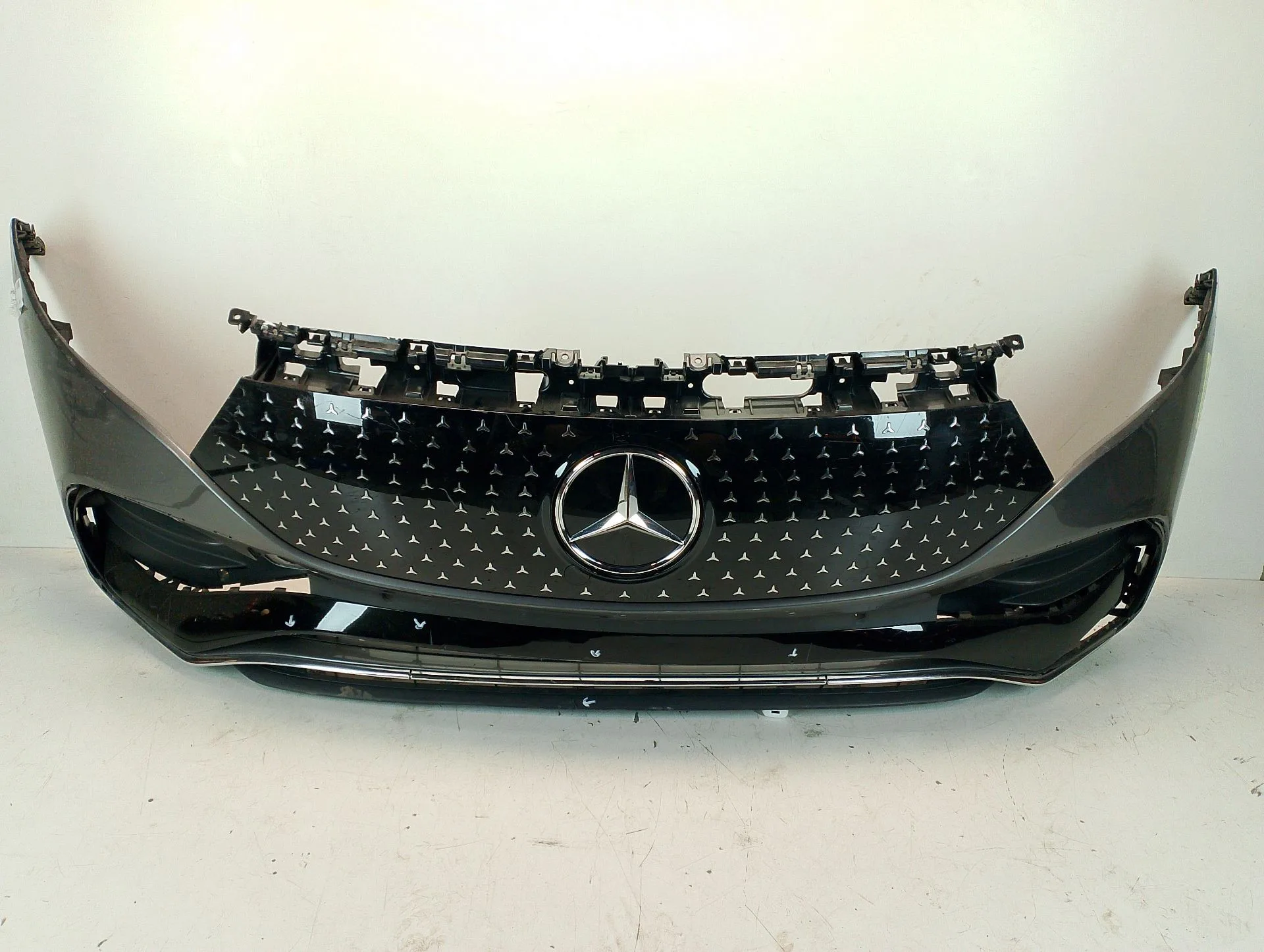 Paragolpes Delantero para Mercedes-Benz Eqb (X243)