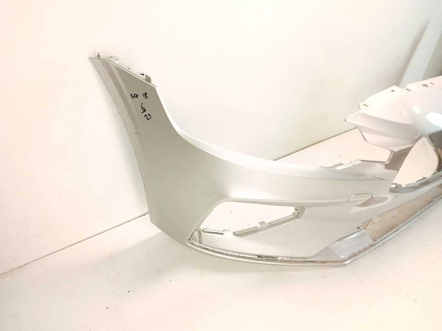 Paragolpes Delantero para Volvo V60 I (155)