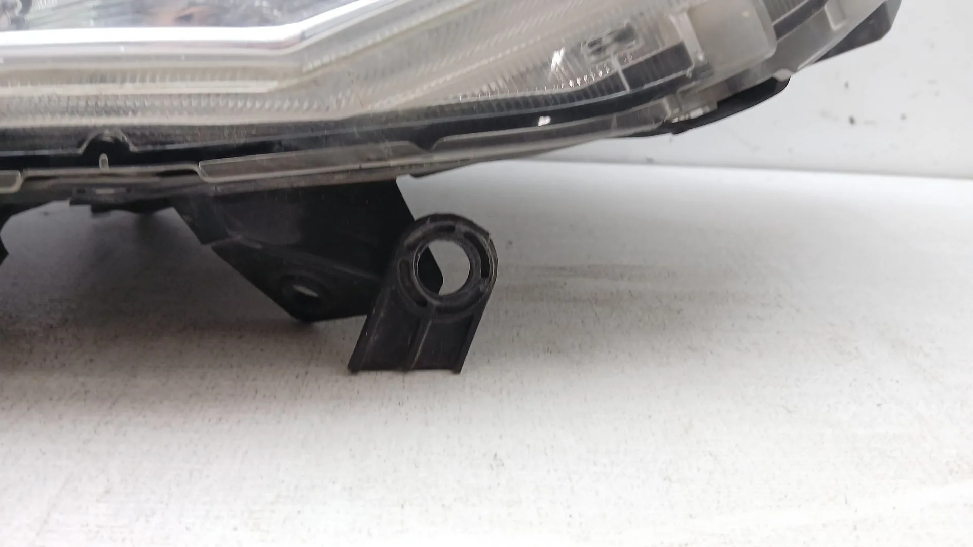 Faro Izquierdo para Toyota Auris (_E15_)