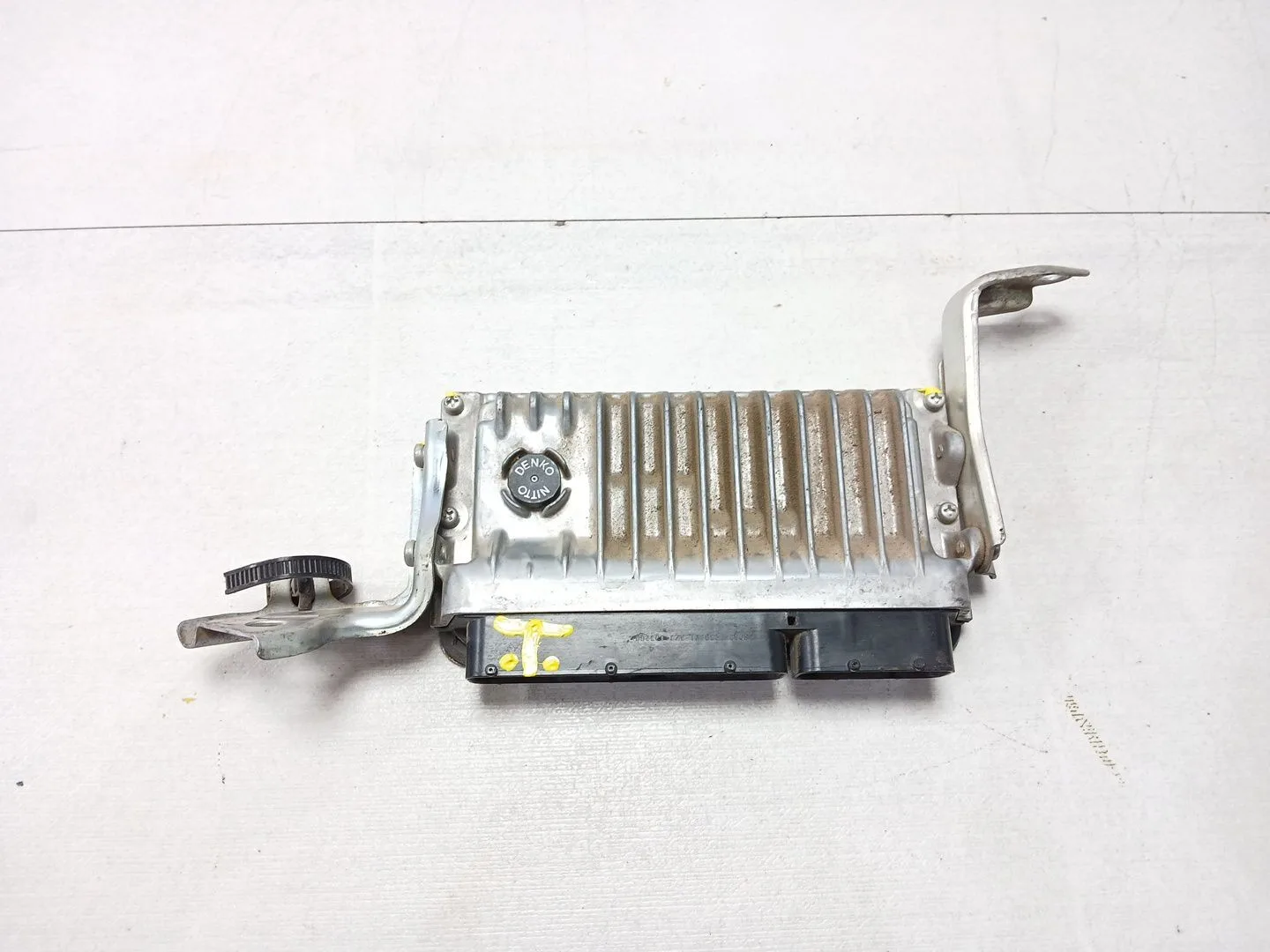 Centralita Motor Uce para Toyota Auris